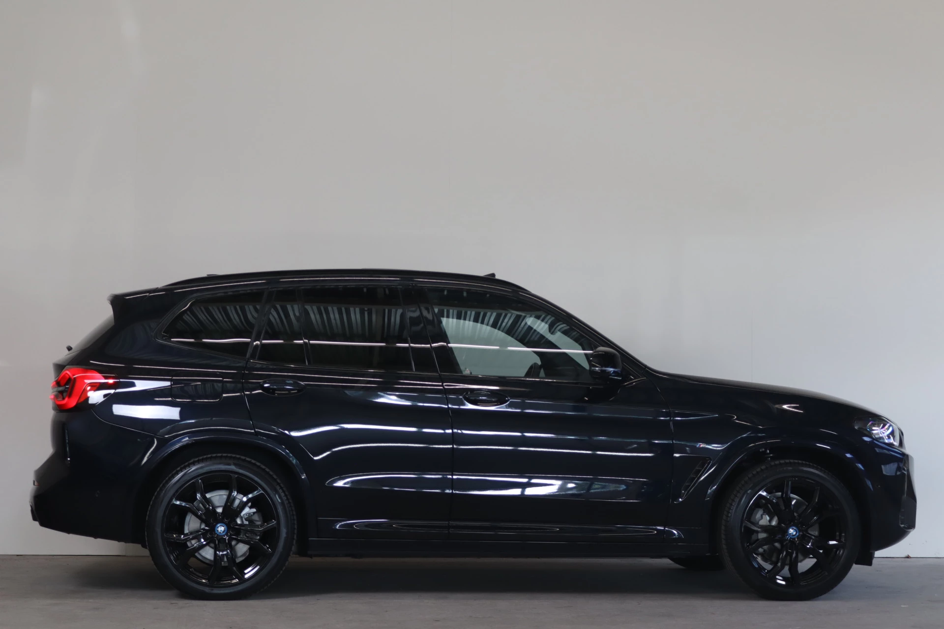 Hoofdafbeelding BMW iX3