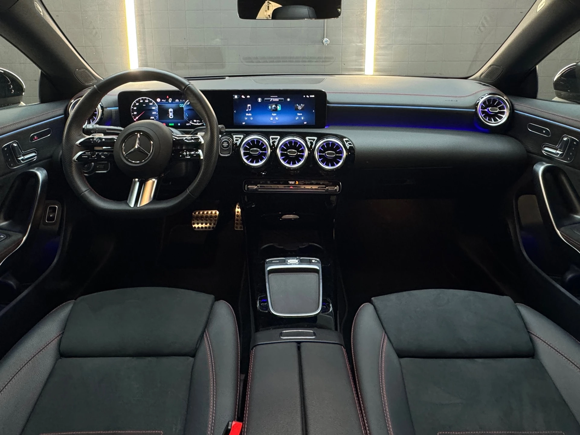 Hoofdafbeelding Mercedes-Benz CLA