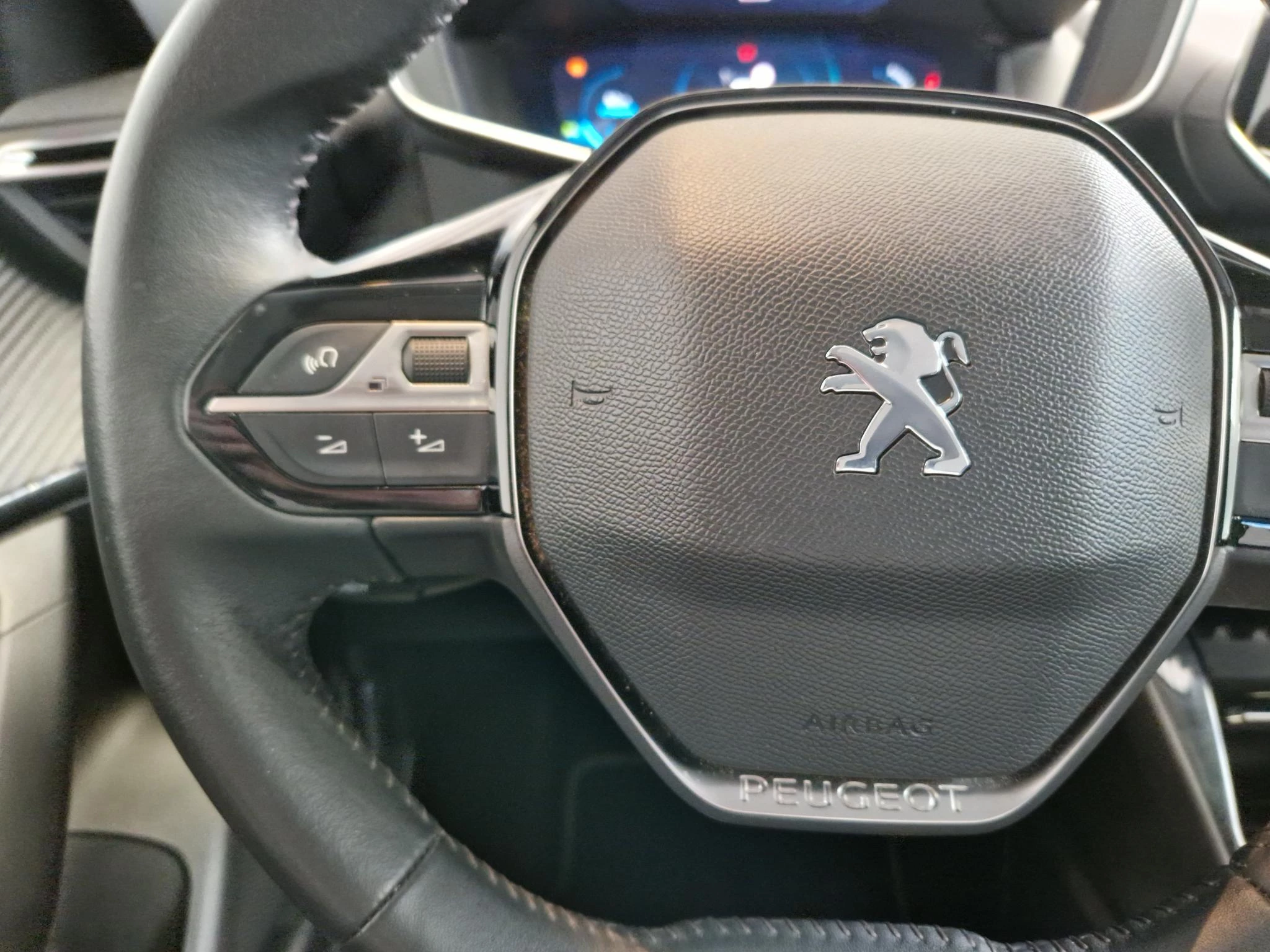 Hoofdafbeelding Peugeot e-2008