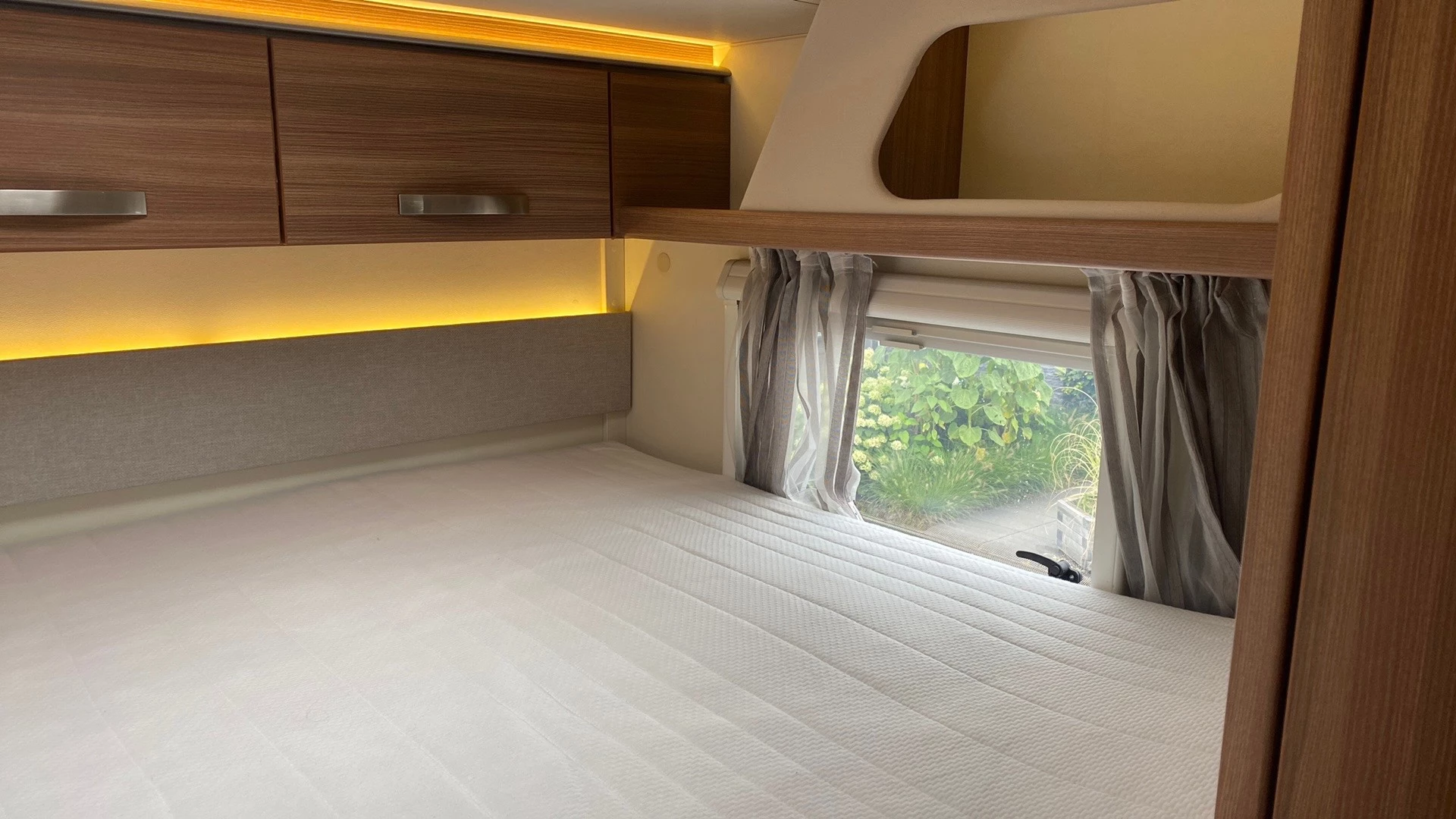 Hoofdafbeelding Weinsberg R57