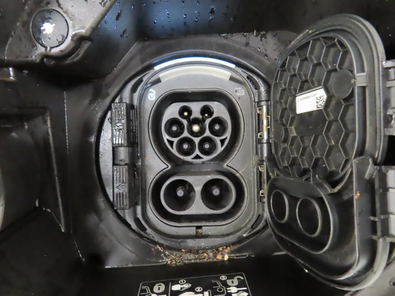 Hoofdafbeelding Mercedes-Benz EQA