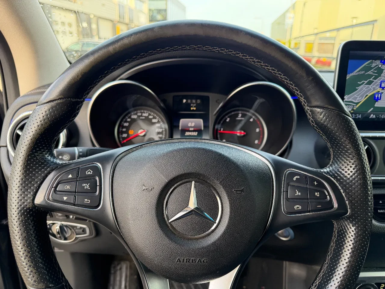 Hoofdafbeelding Mercedes-Benz X-Klasse