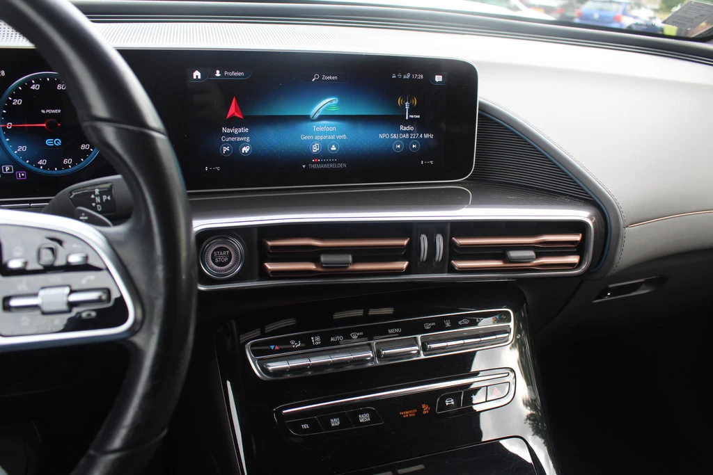 Hoofdafbeelding Mercedes-Benz EQC