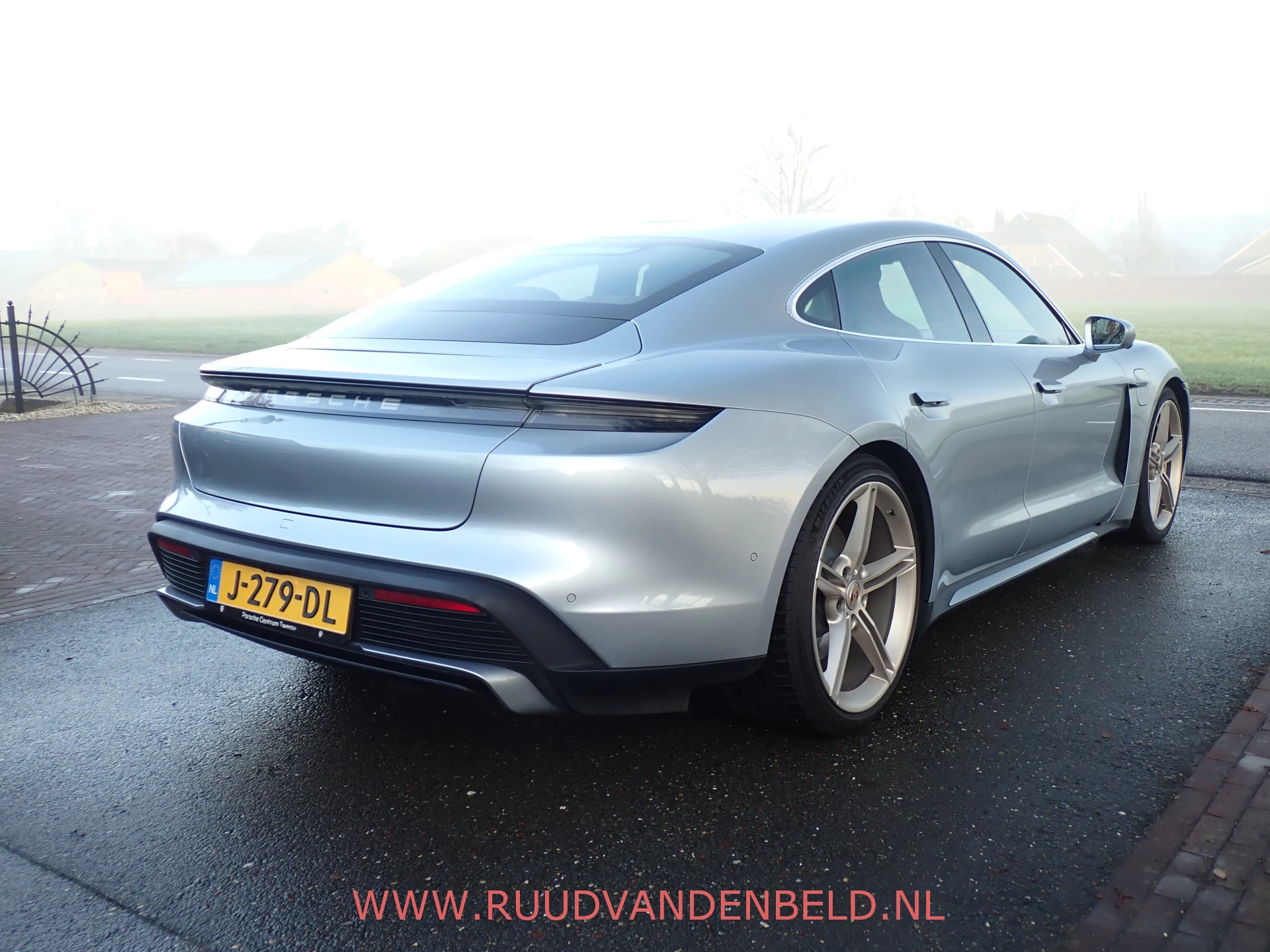 Hoofdafbeelding Porsche Taycan