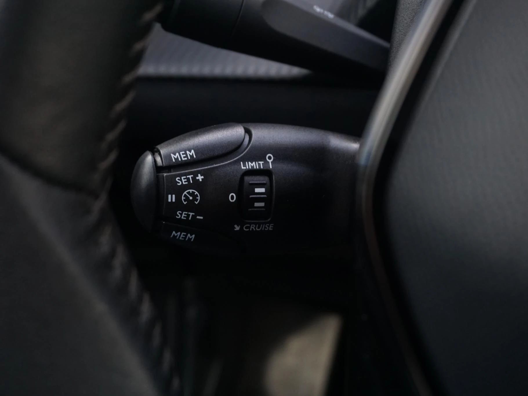 Hoofdafbeelding Peugeot e-2008