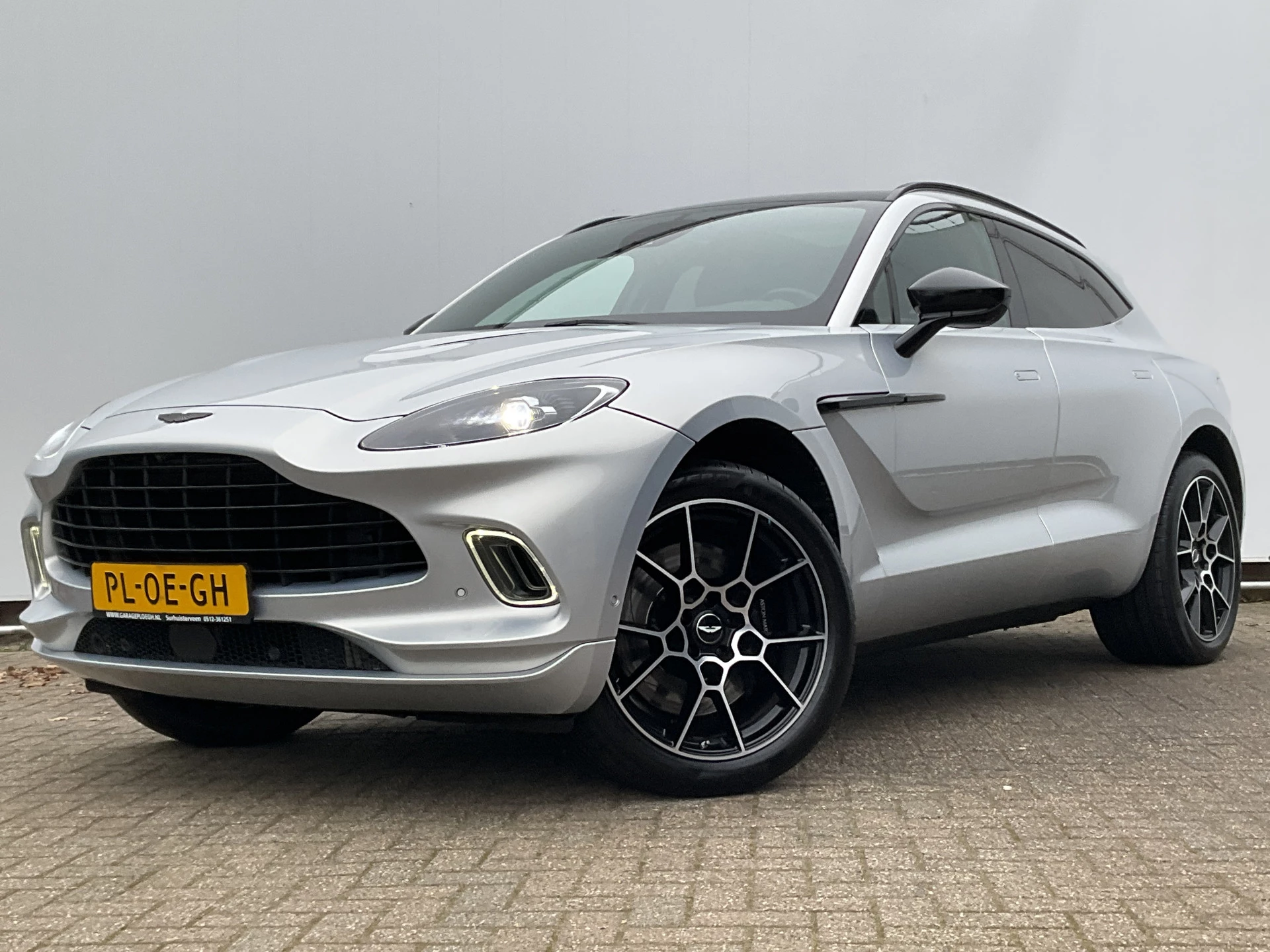 Hoofdafbeelding Aston Martin DBX