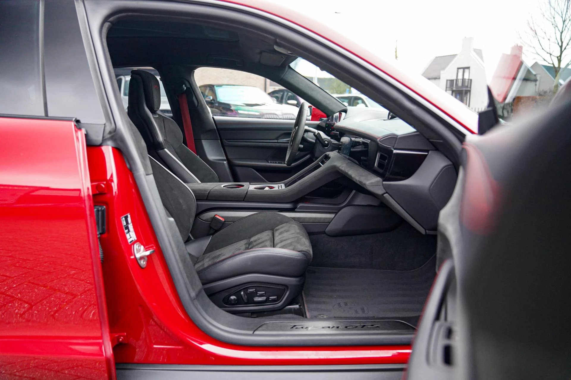 Hoofdafbeelding Porsche Taycan