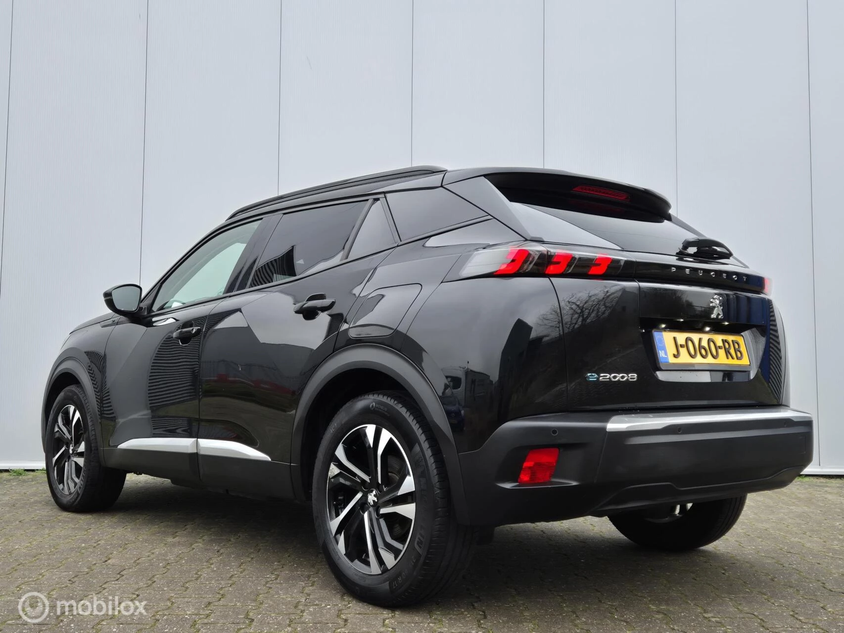 Hoofdafbeelding Peugeot e-2008