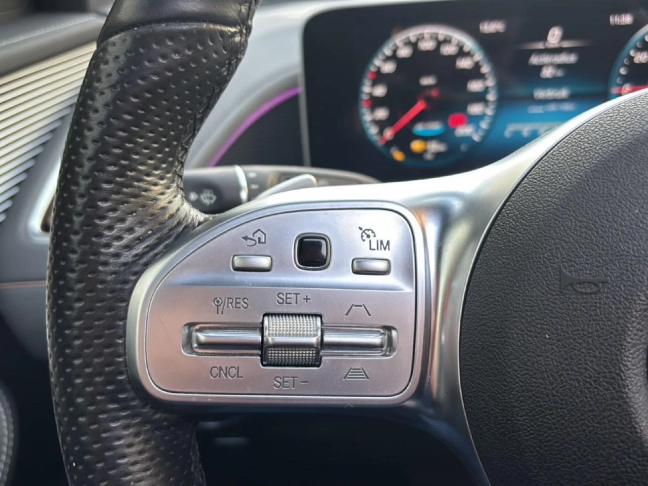 Hoofdafbeelding Mercedes-Benz EQC