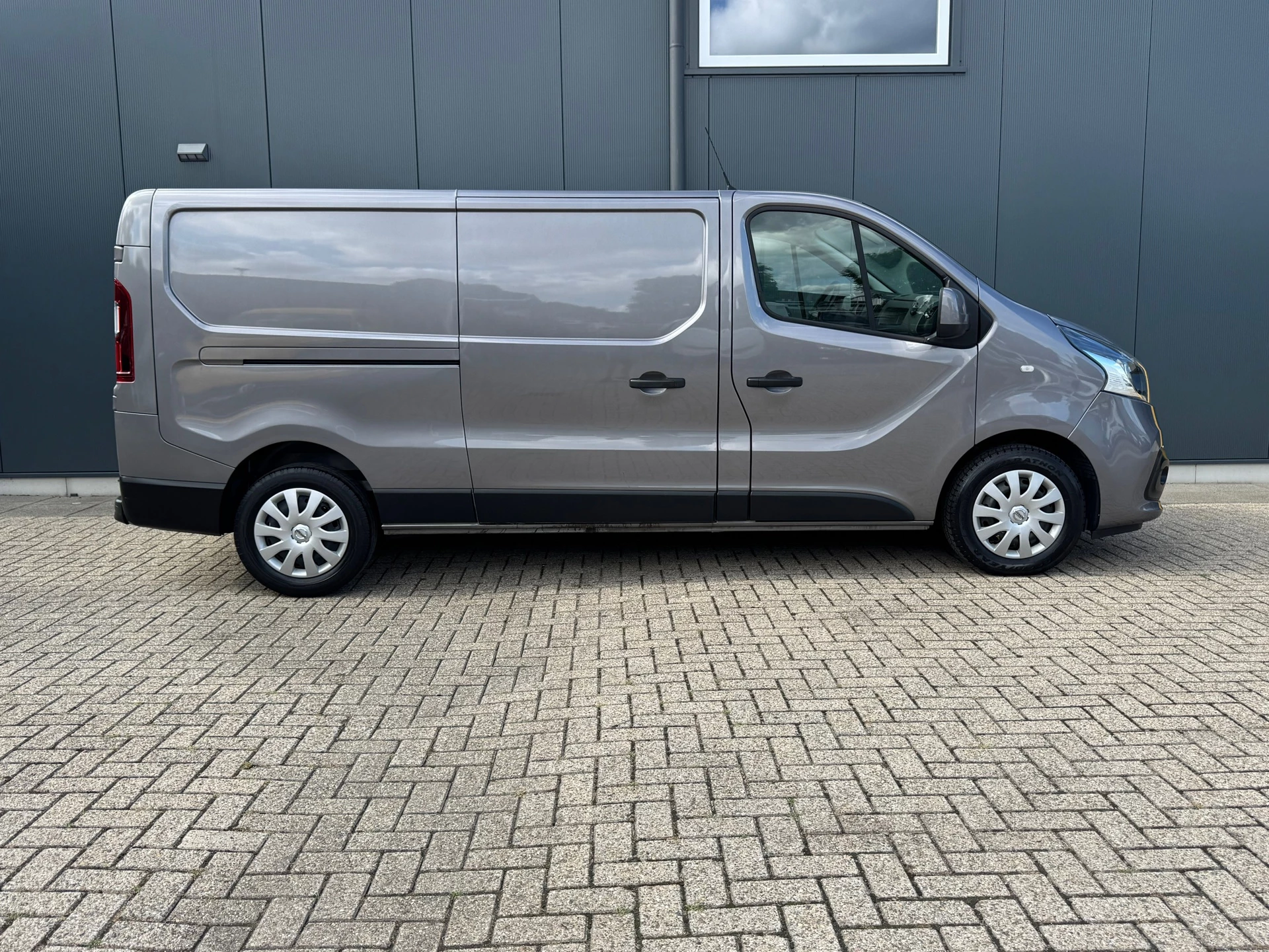 Hoofdafbeelding Nissan NV300