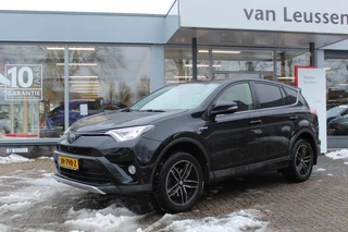 Hoofdafbeelding Toyota RAV4 Toyota RAV4 2.5 Hybrid AWD Executive Business TREKHAAK ALL SEASONS LED 360 CAMERA DODEHOEKDETECTIE NAVI STOELVERW EL-STOEL CRUISE
