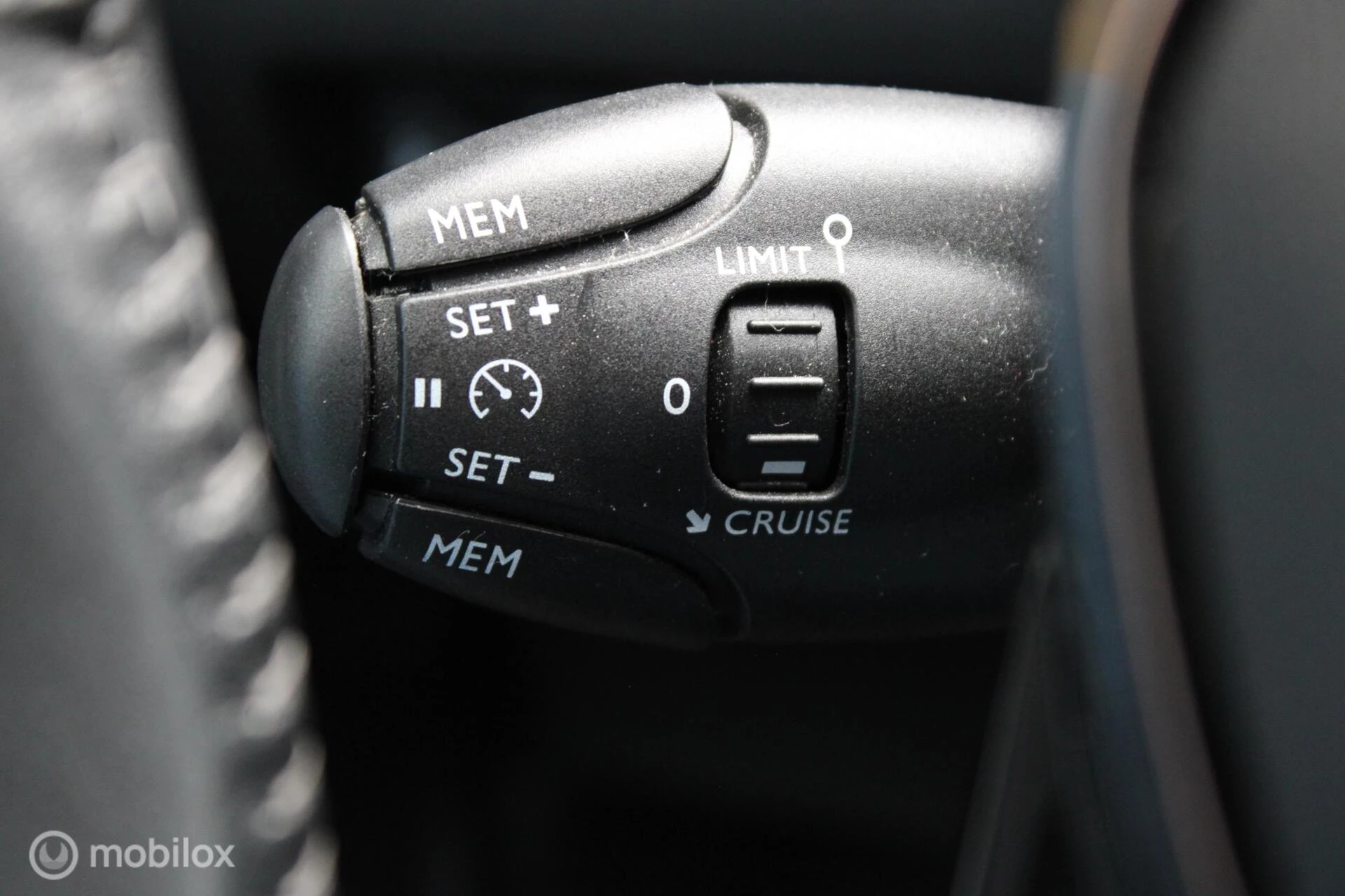 Hoofdafbeelding Peugeot e-2008