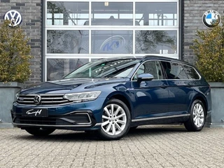 Hoofdafbeelding Volkswagen Passat Volkswagen Passat Variant 1.4 TSI GTE VIRTU - HEAD-UP - MASSAGE - AD. CRUISE - CAMERA