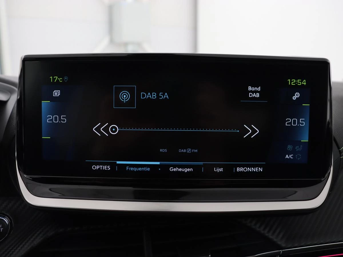 Hoofdafbeelding Peugeot e-208