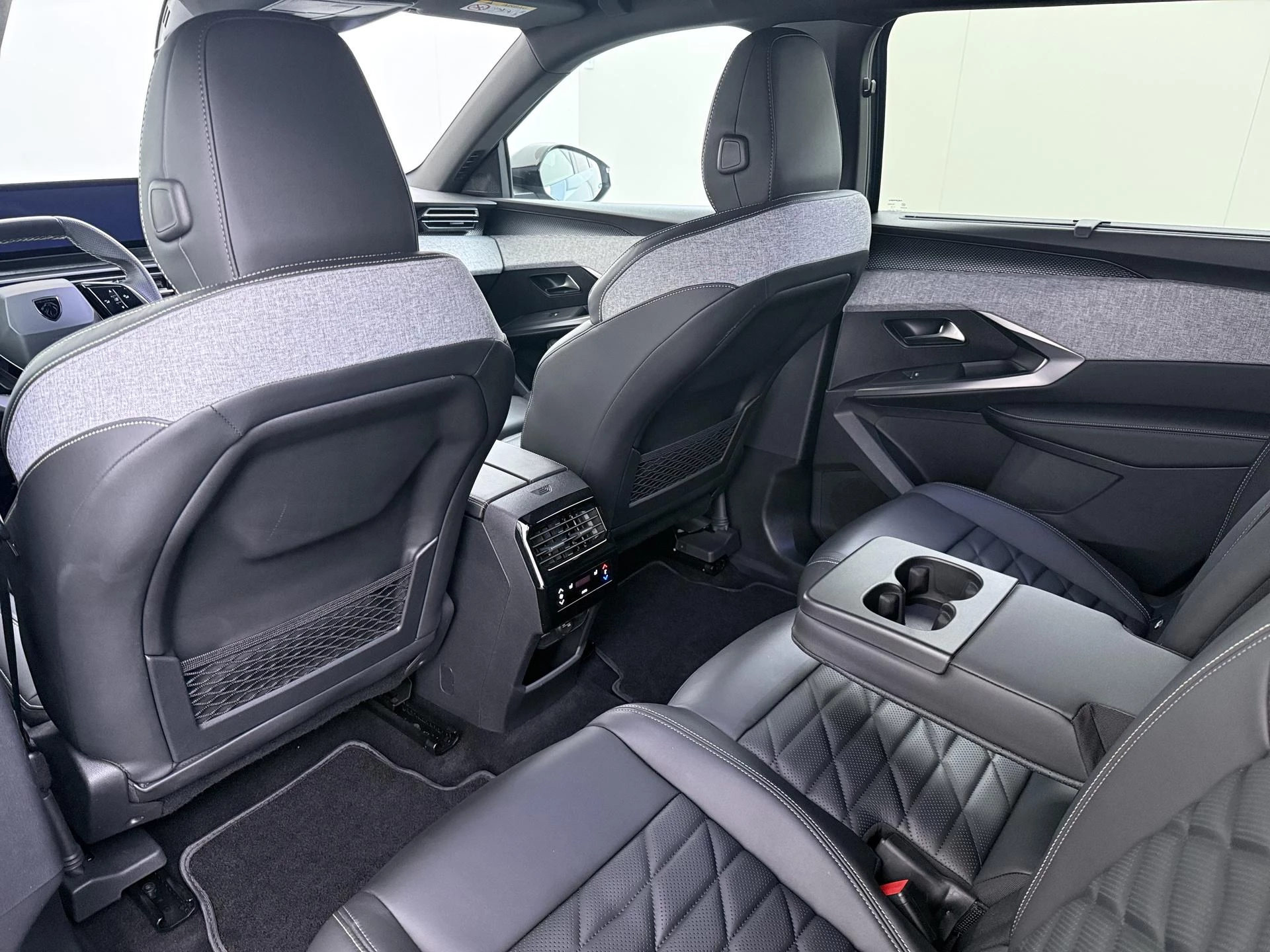 Hoofdafbeelding Peugeot e-5008