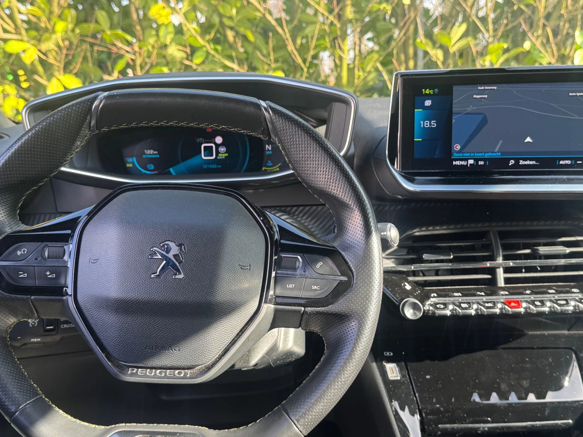 Hoofdafbeelding Peugeot e-2008