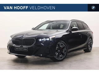 BMW 5 Serie Touring 520i M Sport Automaat / Panoramadak / Trekhaak / Stoelventilatie / Bowers & Wilkins / M Sportonderstel / Stuurverwarming / Comfort Access / Parking Assistant Plus