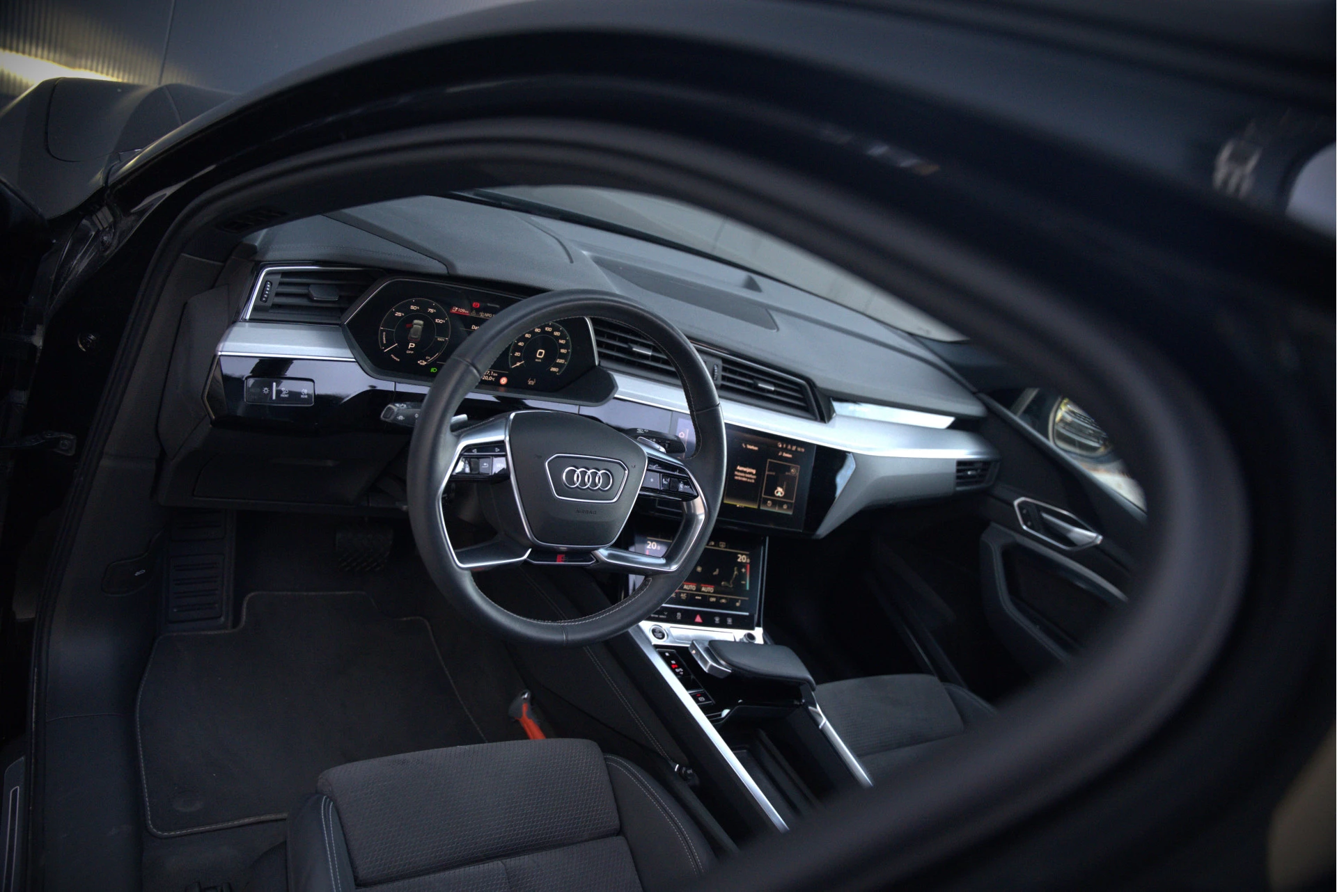 Hoofdafbeelding Audi e-tron