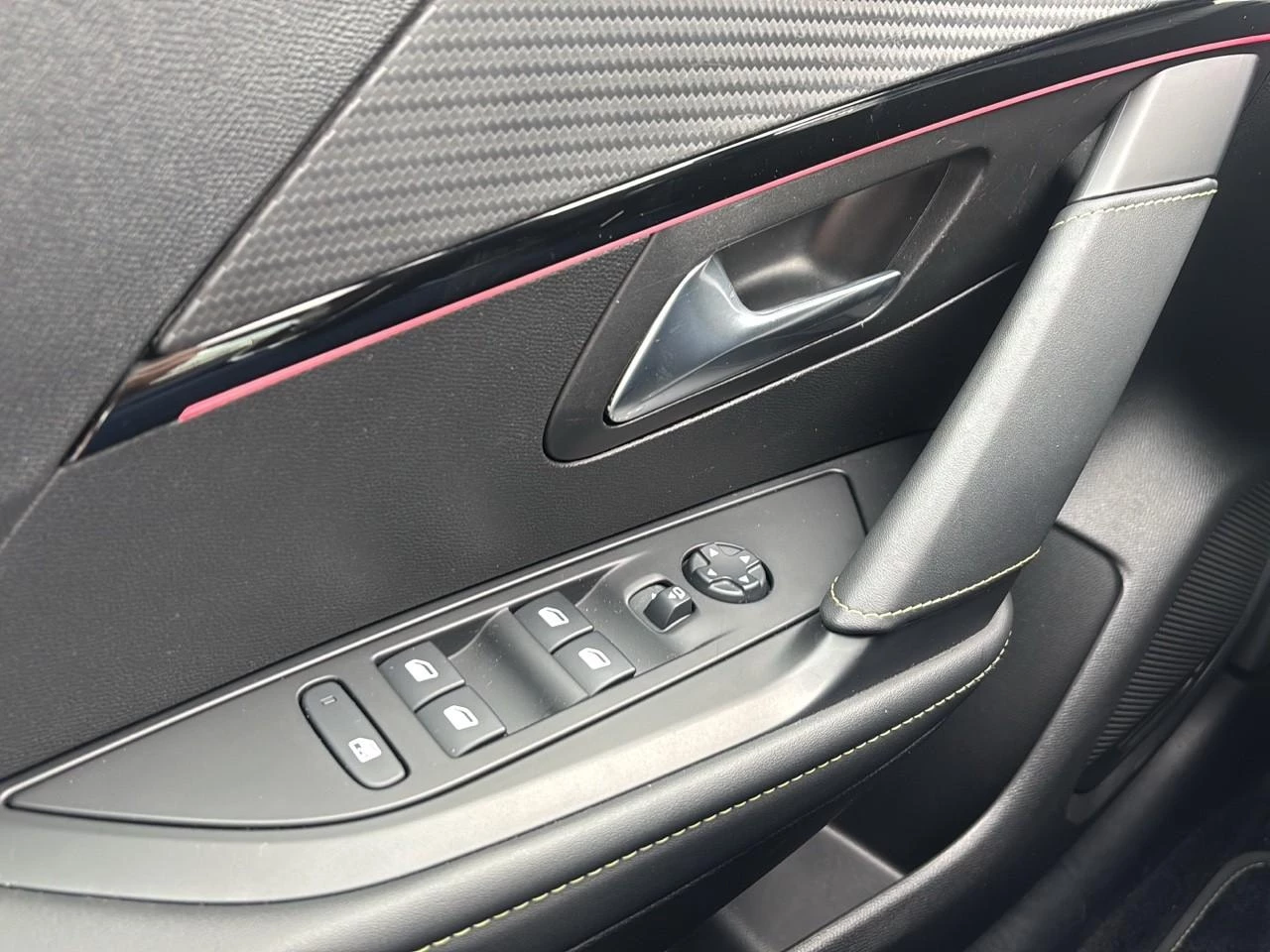 Hoofdafbeelding Peugeot e-208