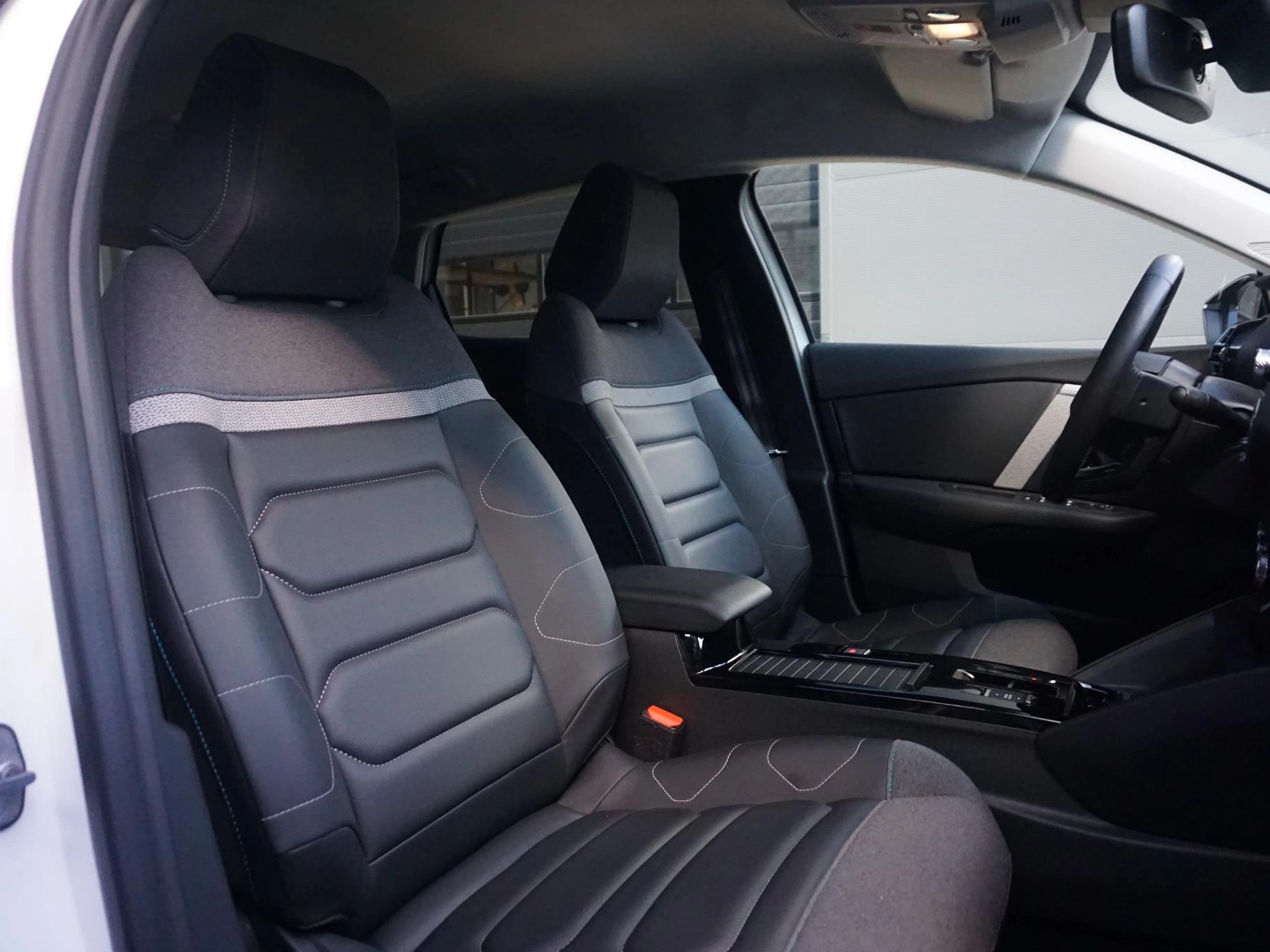 Hoofdafbeelding Citroën ë-C4