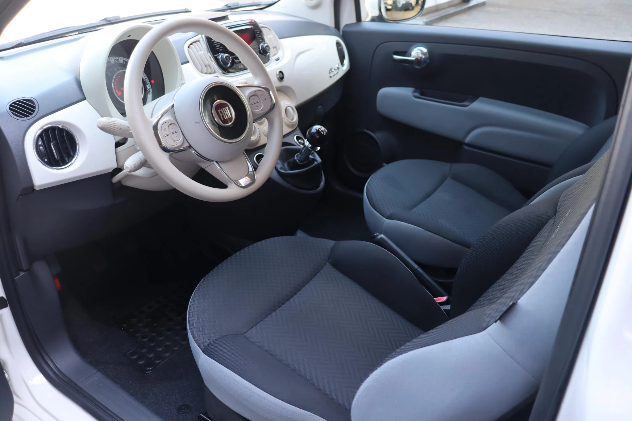 Hoofdafbeelding Fiat 500C