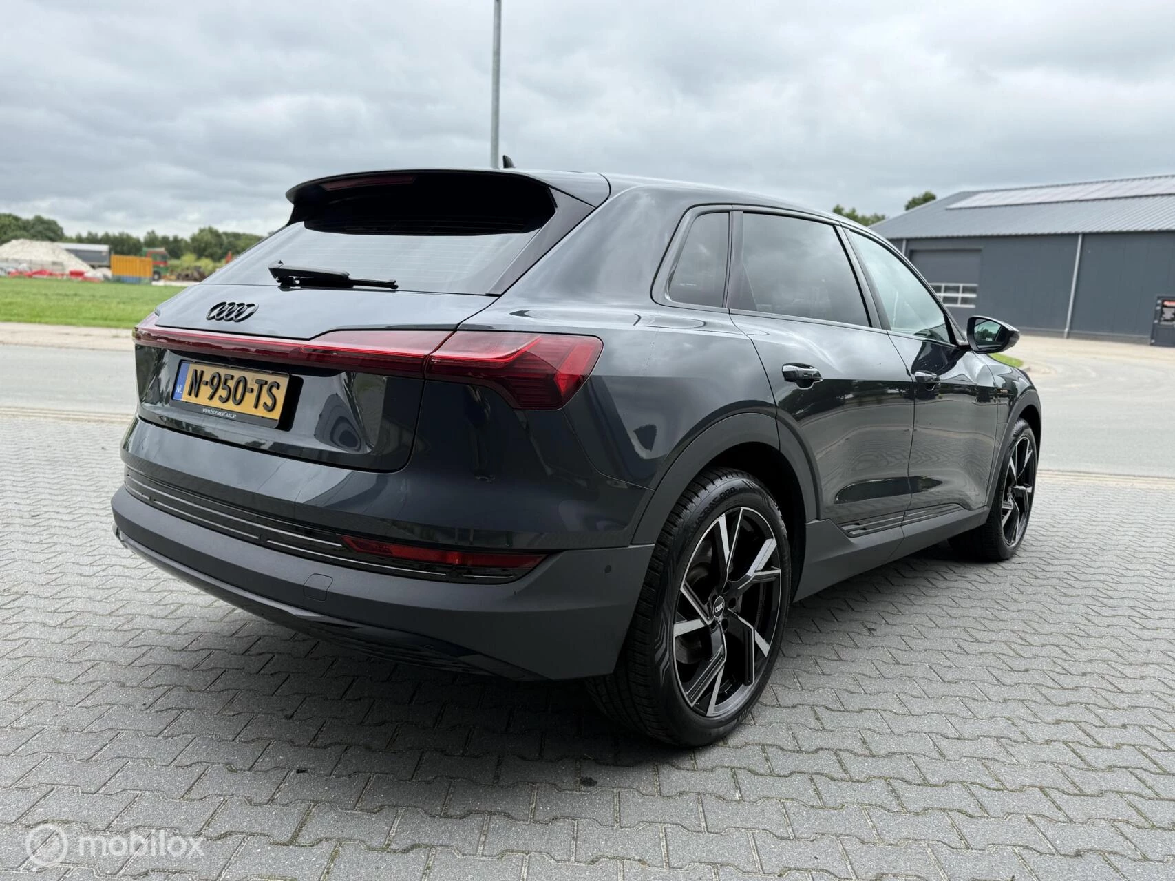 Hoofdafbeelding Audi e-tron