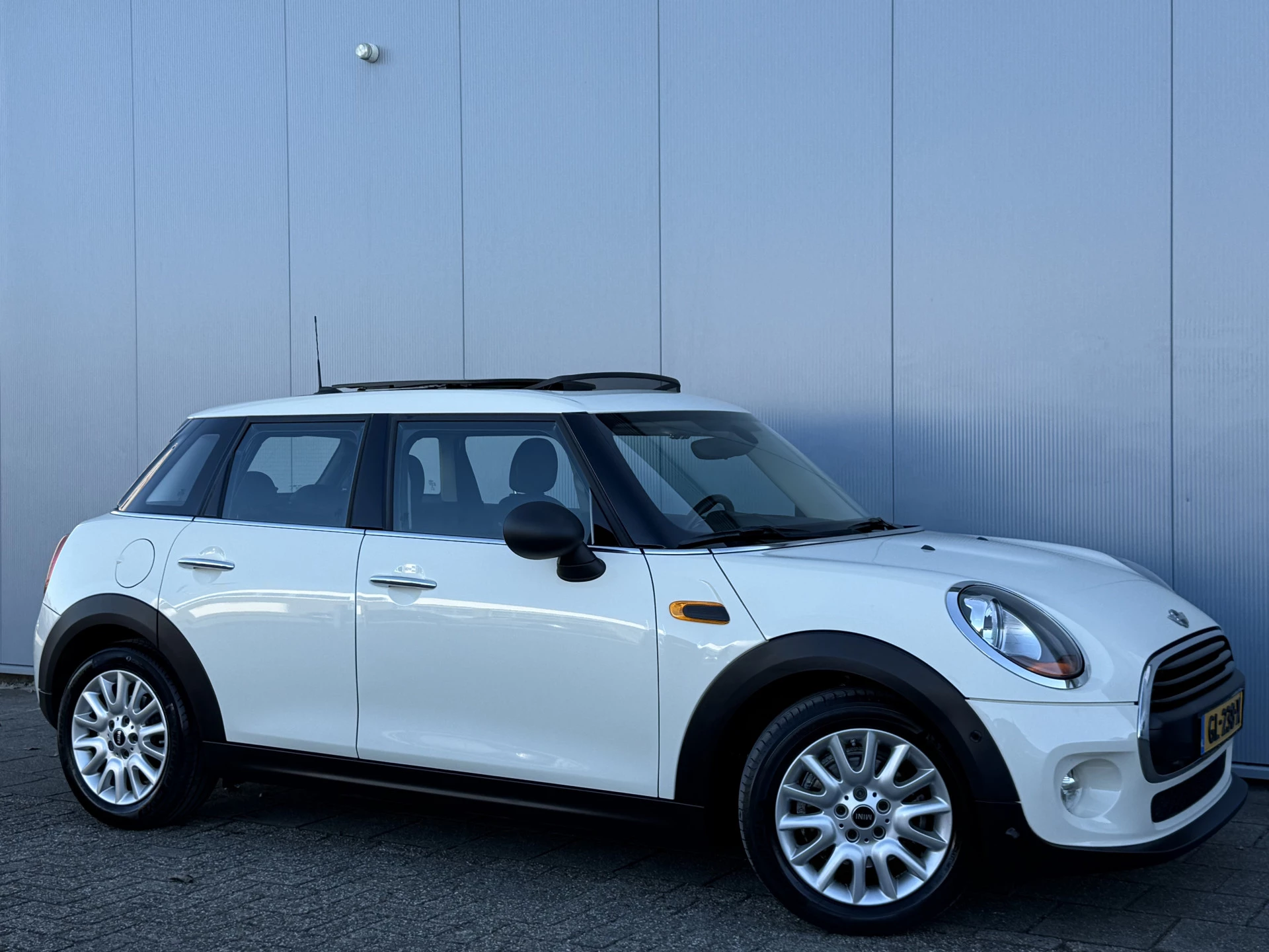 Hoofdafbeelding MINI One