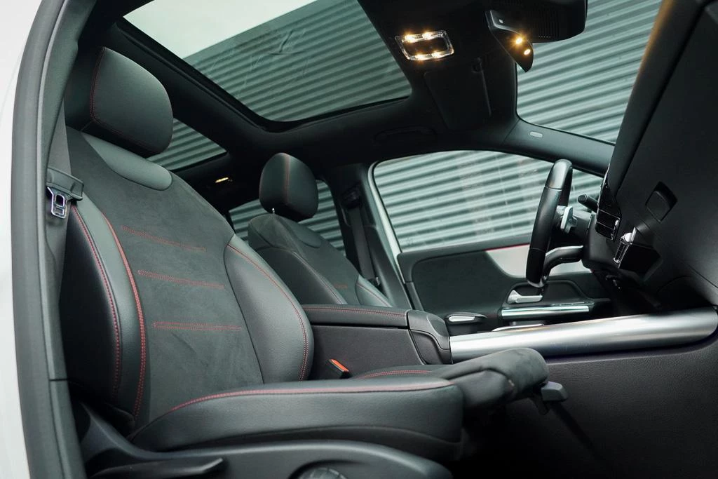 Hoofdafbeelding Mercedes-Benz EQA