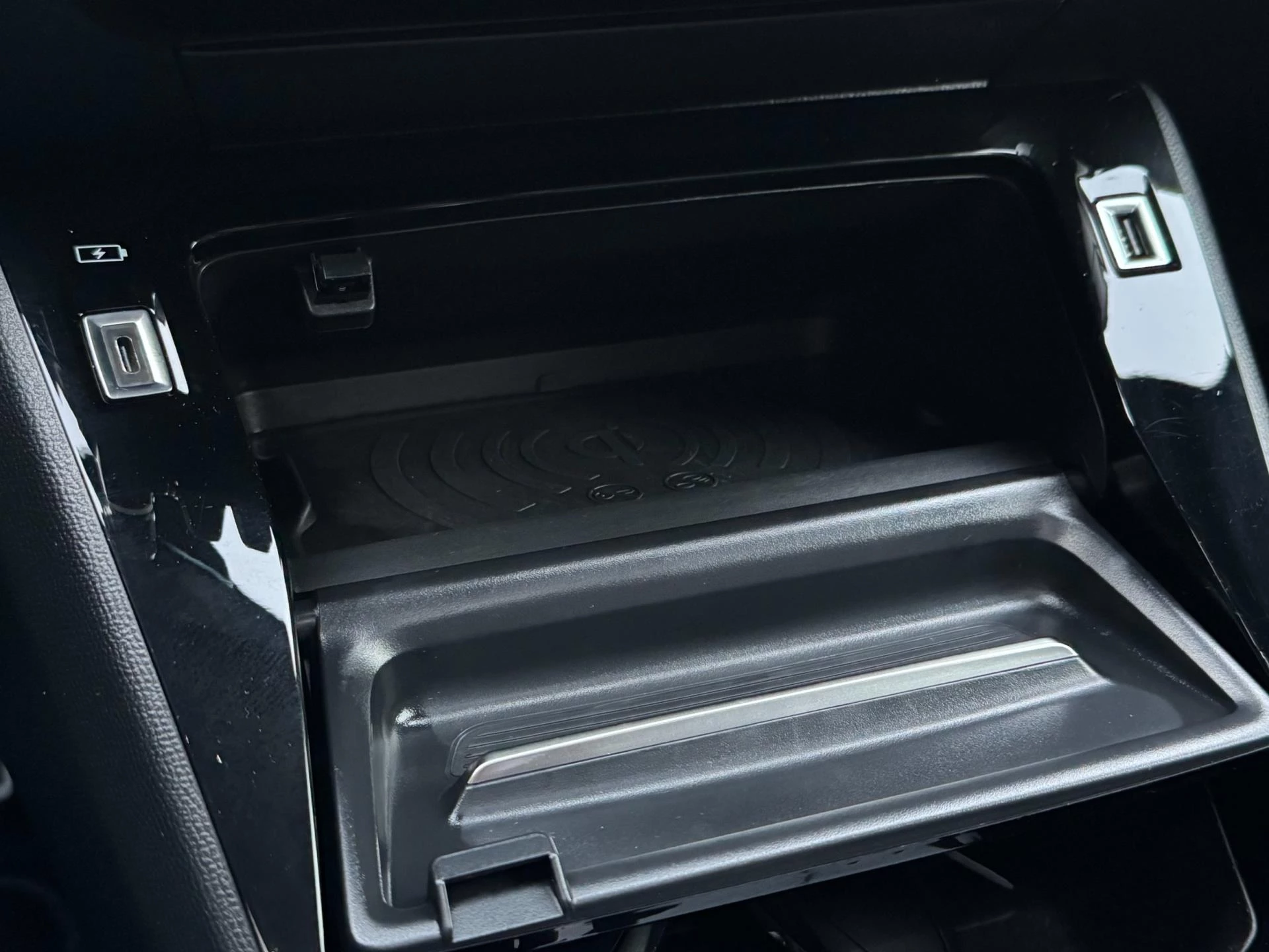 Hoofdafbeelding Peugeot e-2008