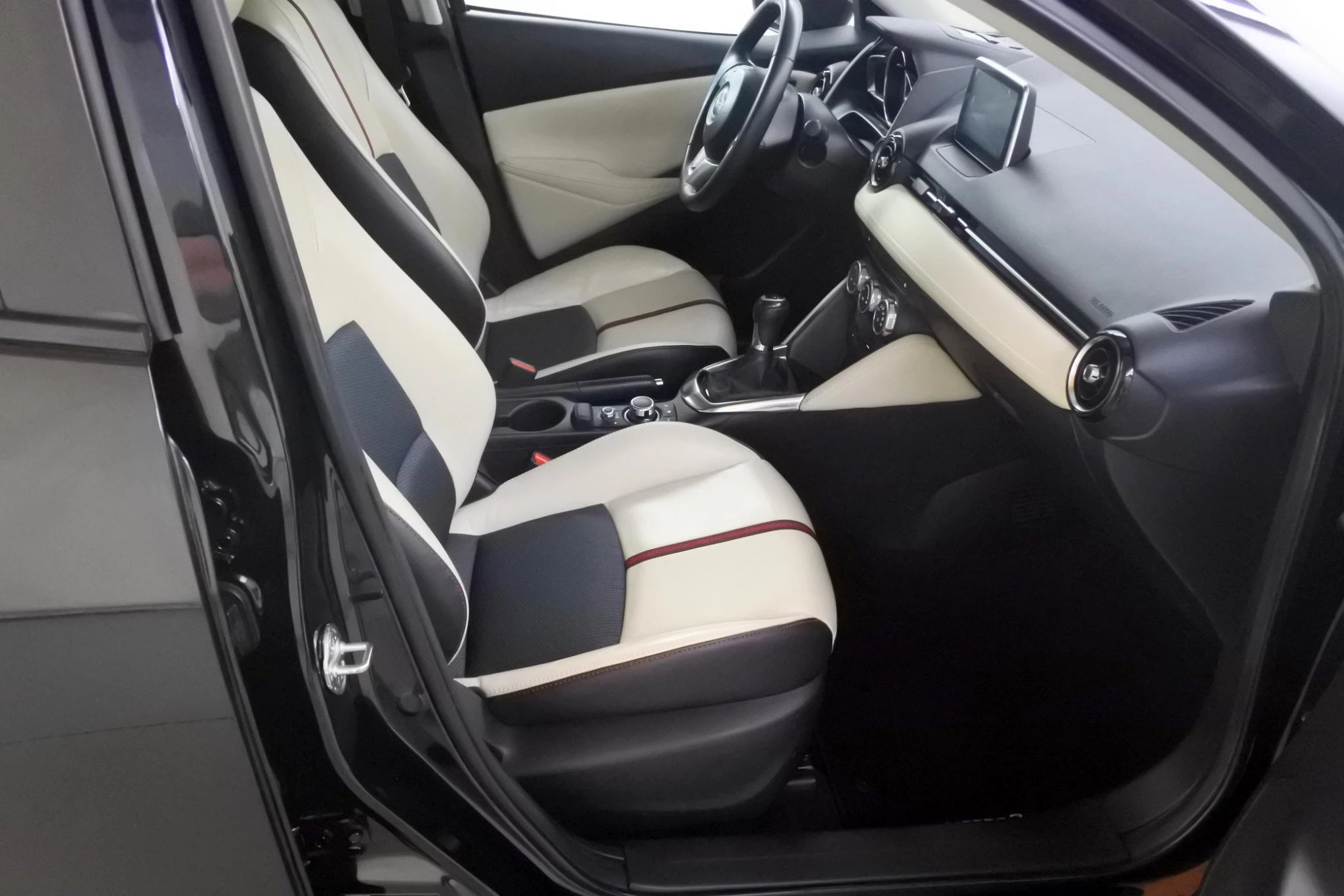 Hoofdafbeelding Mazda 2