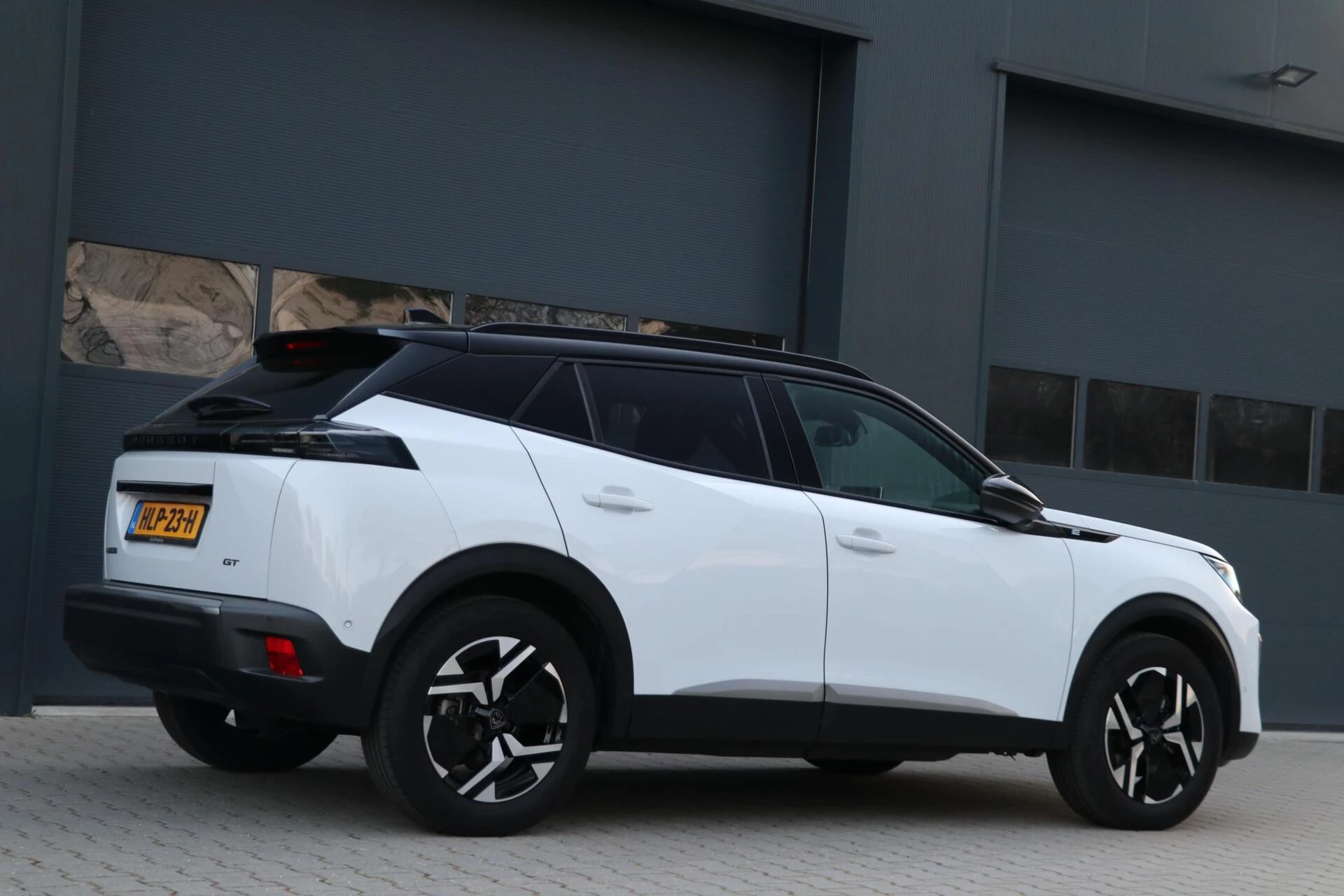 Hoofdafbeelding Peugeot e-2008