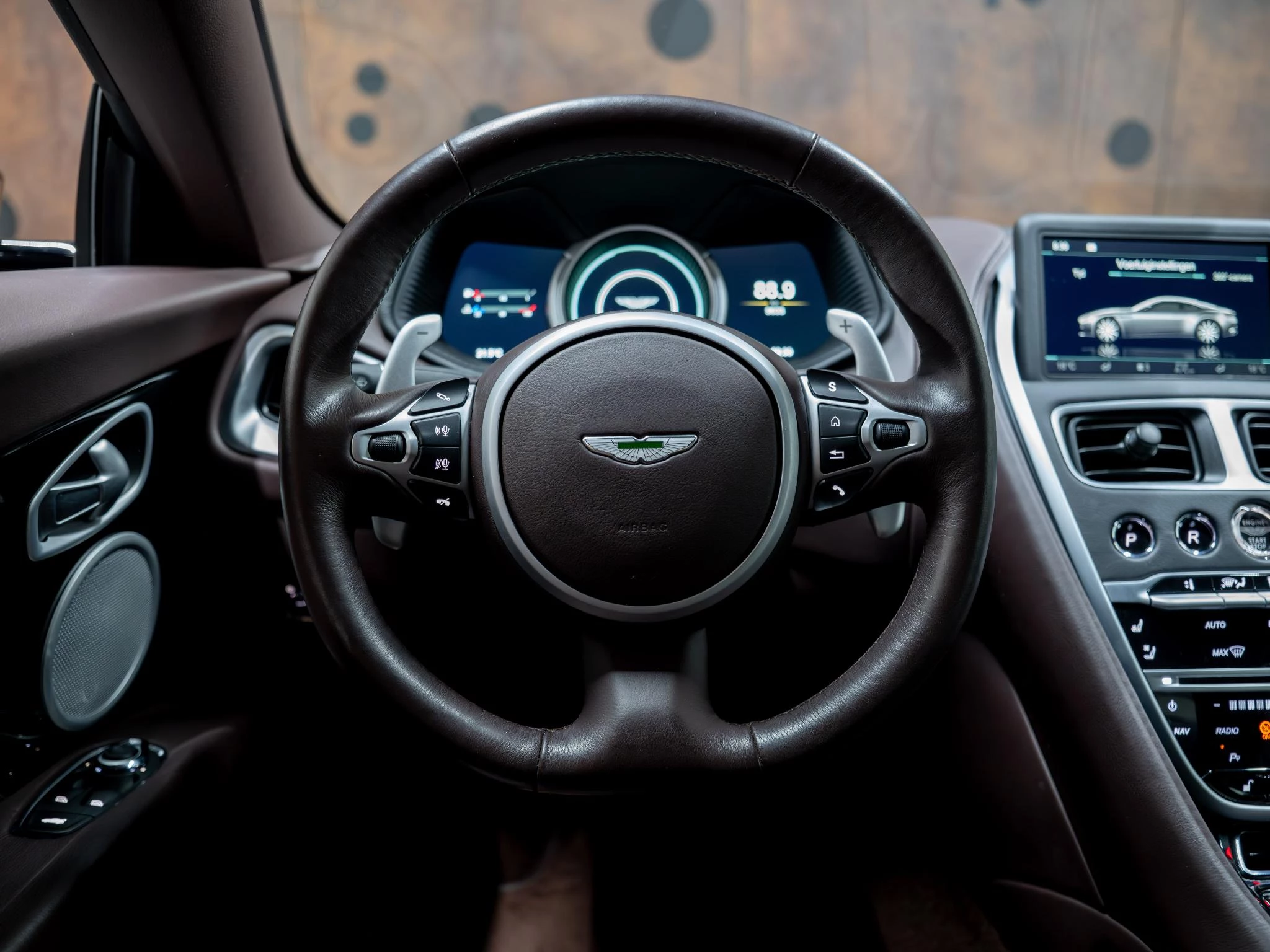 Hoofdafbeelding Aston Martin DB11