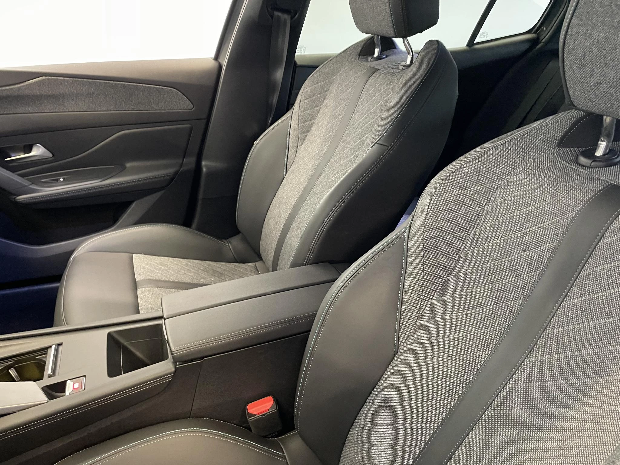 Hoofdafbeelding Peugeot 408