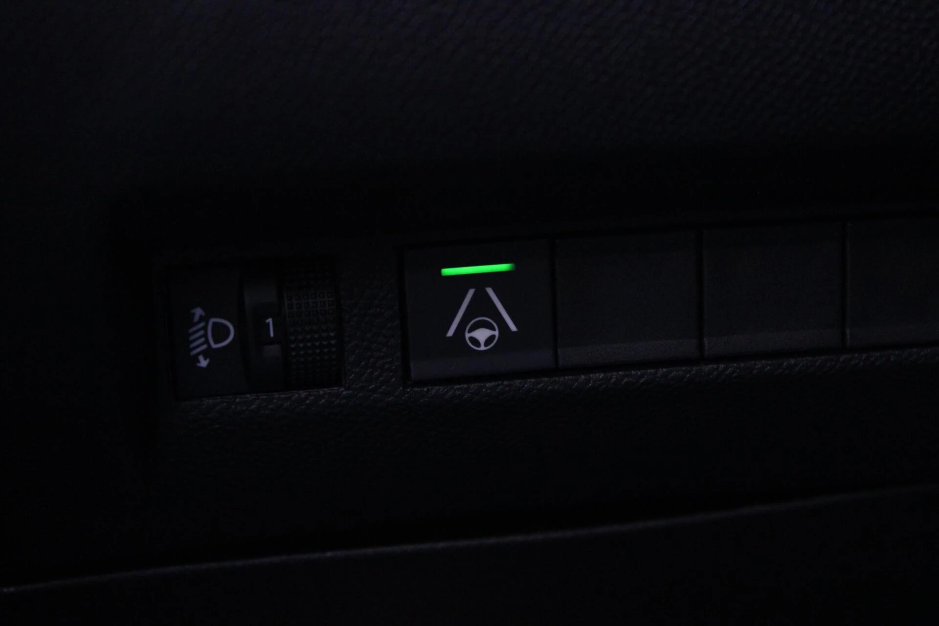 Hoofdafbeelding Peugeot e-2008