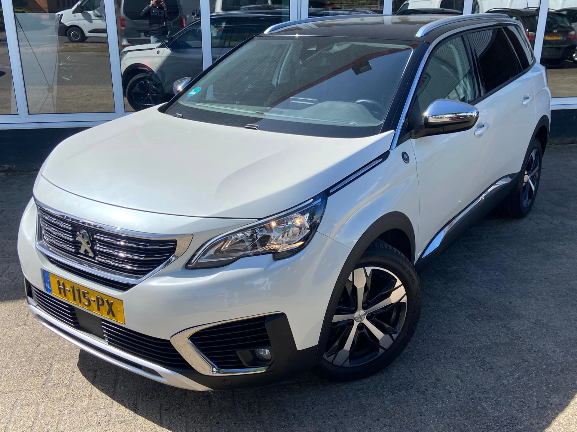 Hoofdafbeelding Peugeot 5008