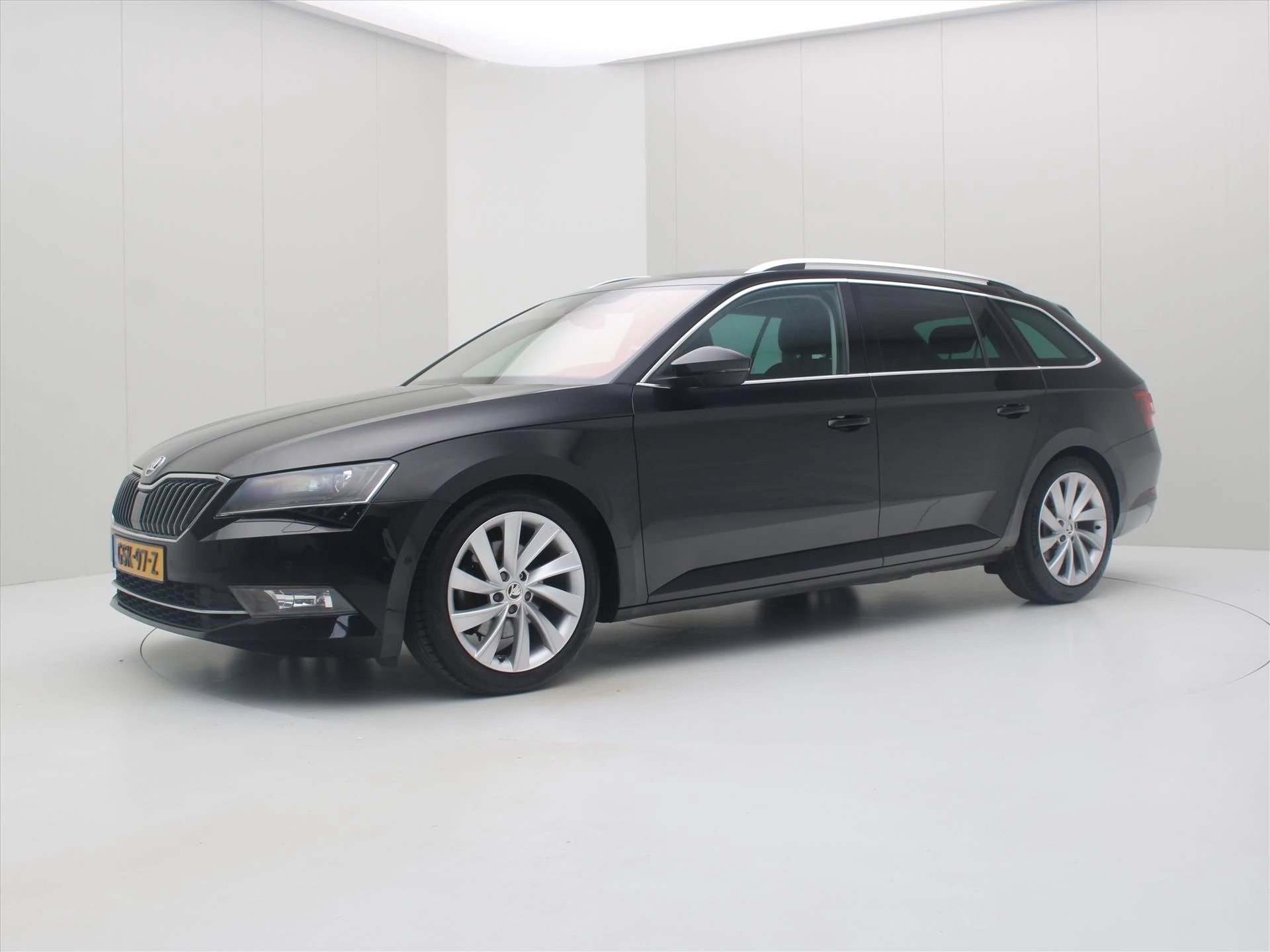 Hoofdafbeelding Škoda Superb