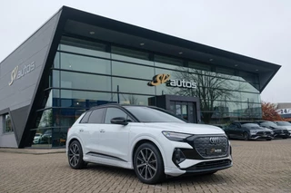Hoofdafbeelding Audi Q4 e-tron Audi Q4 e-tron 40 204pk Competition S-line 77 kWh Sonos audio Head-up *Marge* Trekhaak elektrisch Camera Adaptive cruise NLauto