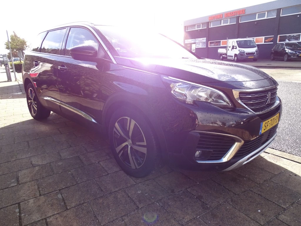 Hoofdafbeelding Peugeot 5008