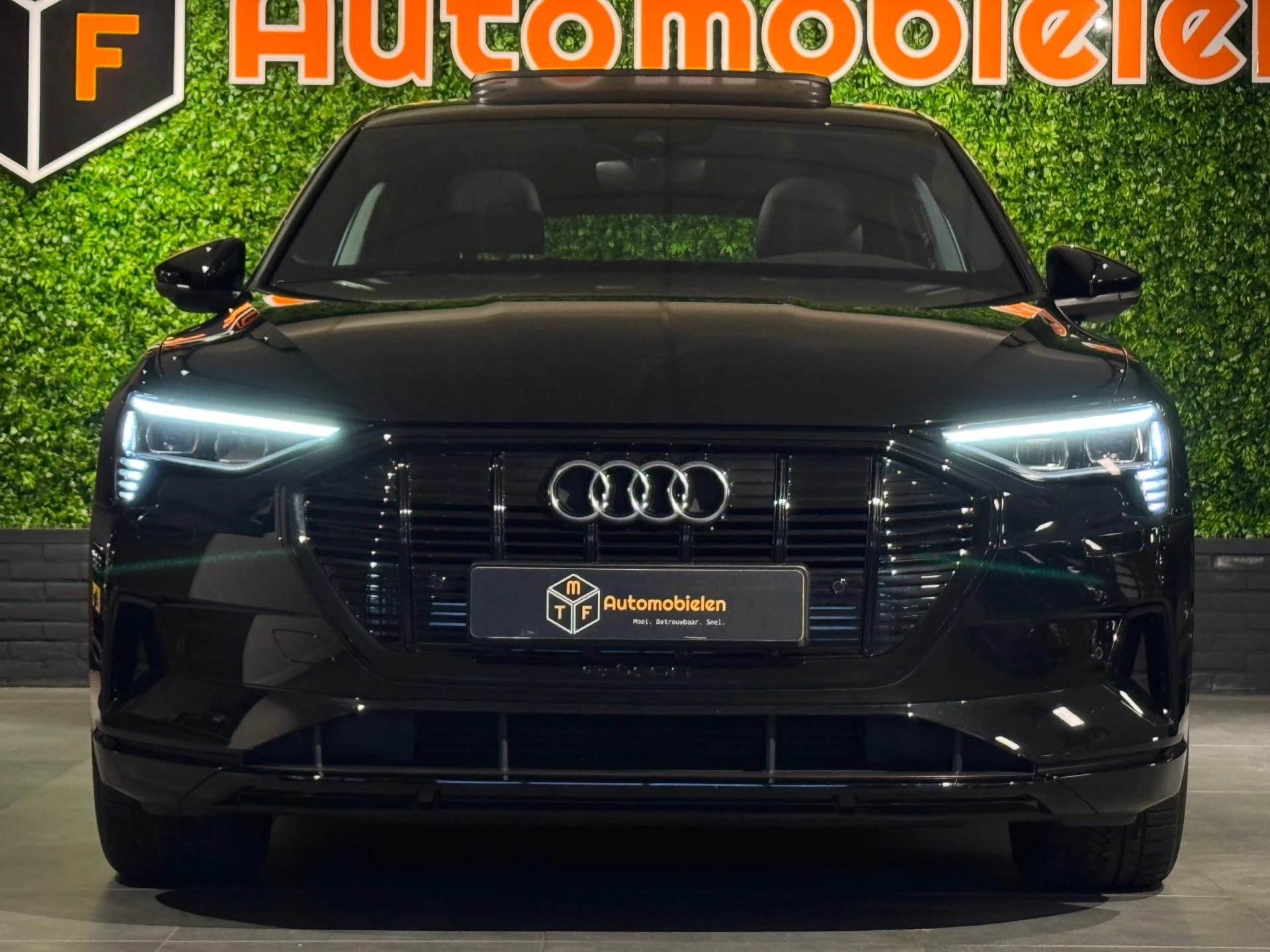 Hoofdafbeelding Audi e-tron