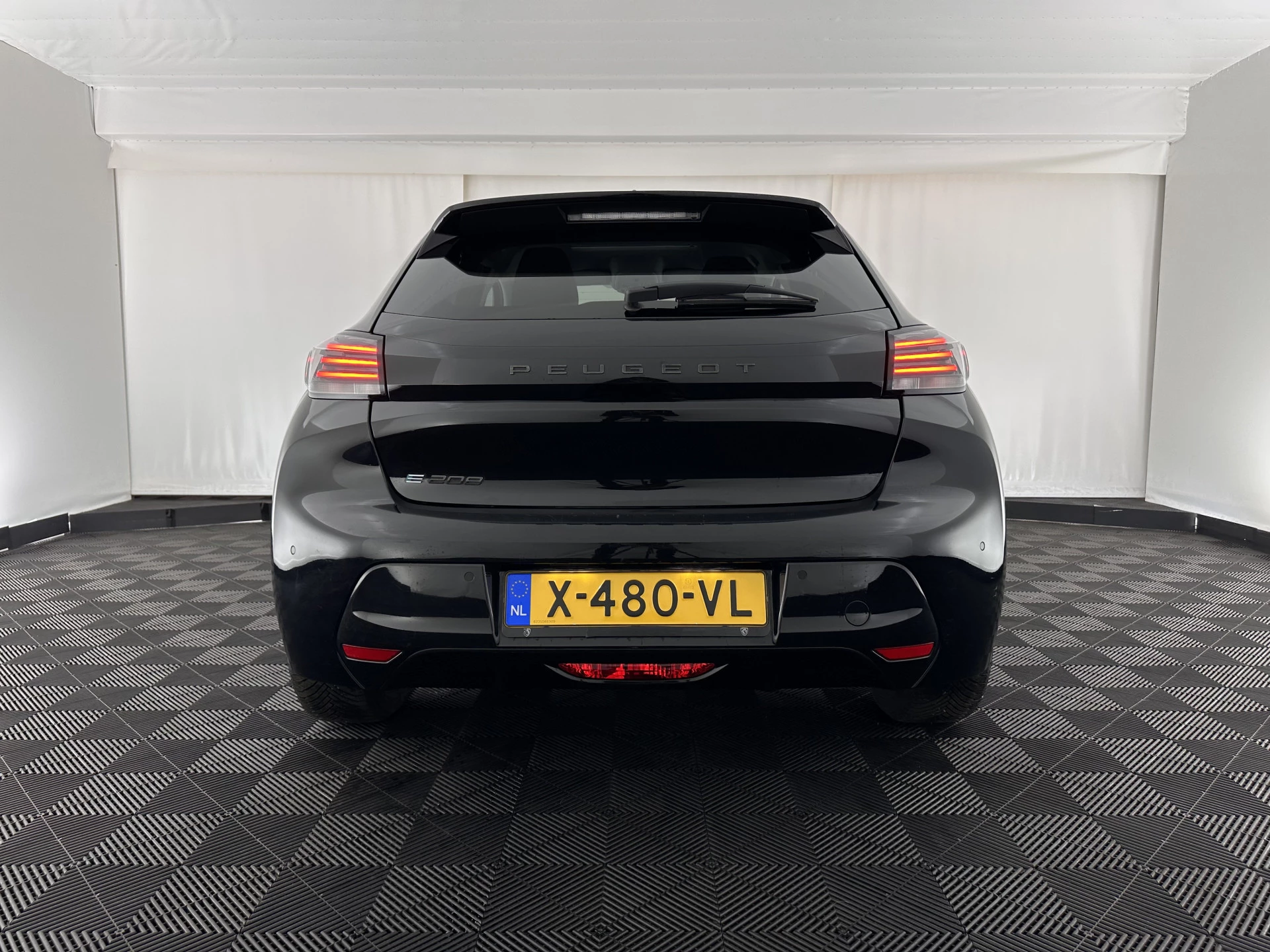 Hoofdafbeelding Peugeot e-208