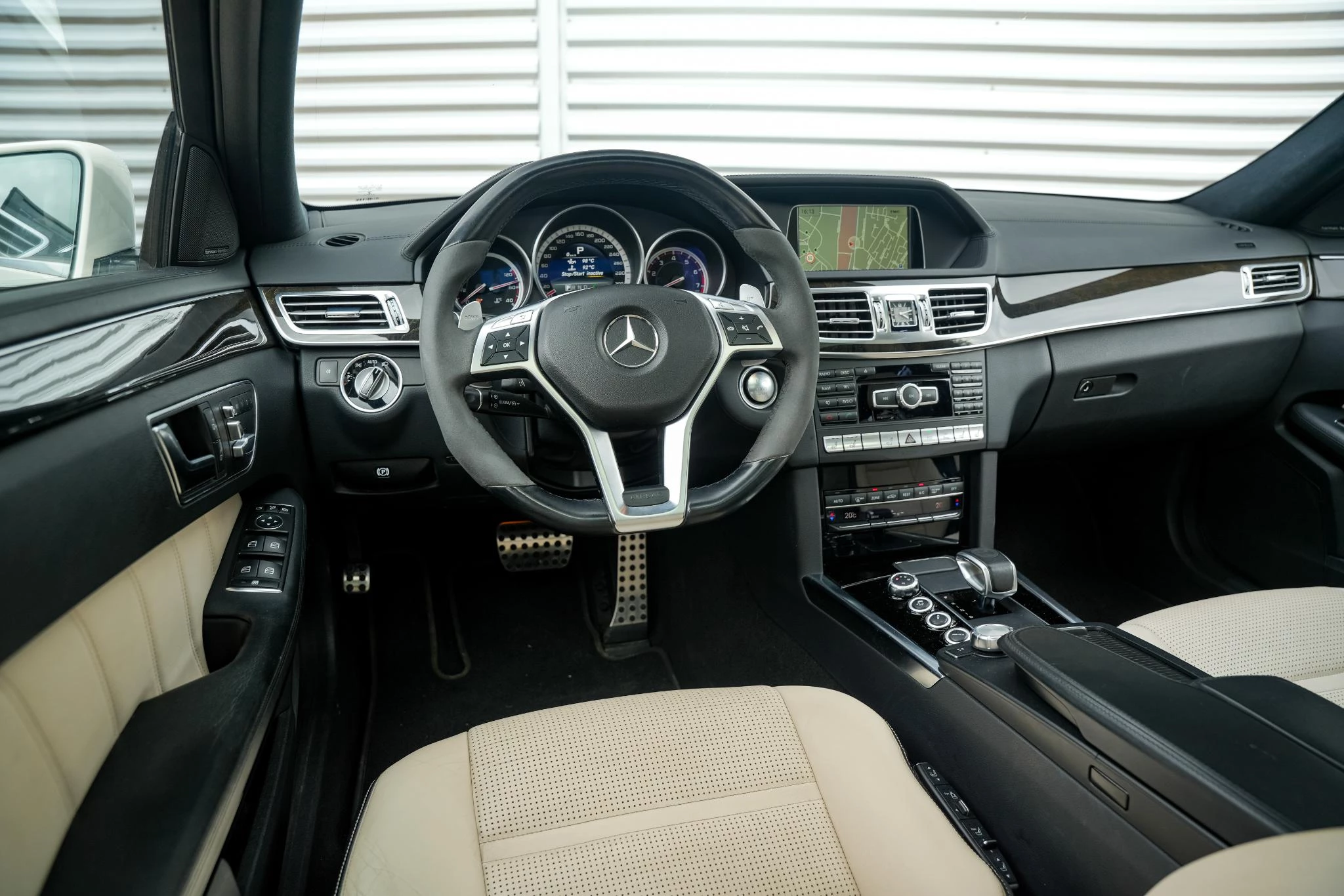 Hoofdafbeelding Mercedes-Benz E-Klasse