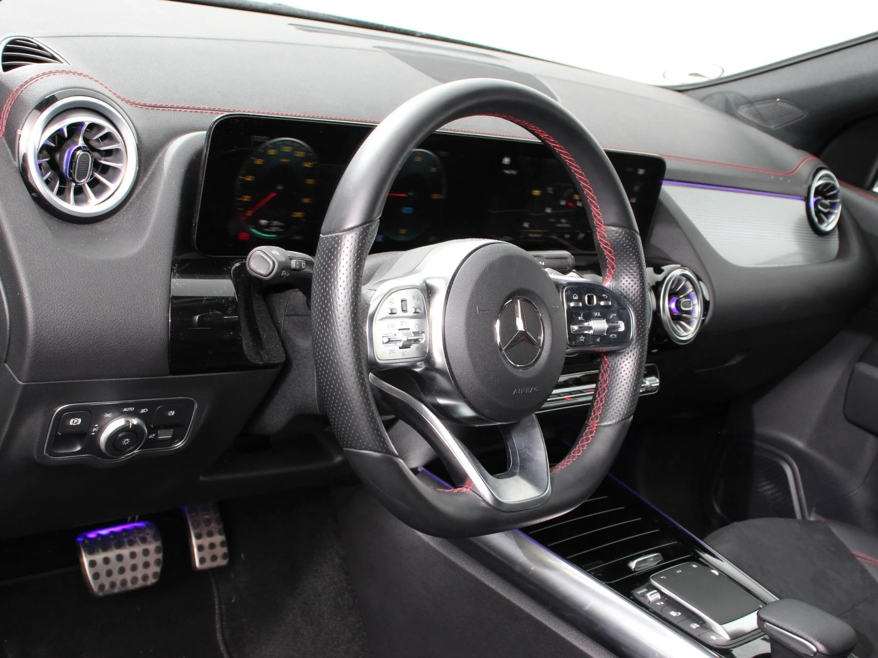 Hoofdafbeelding Mercedes-Benz EQA