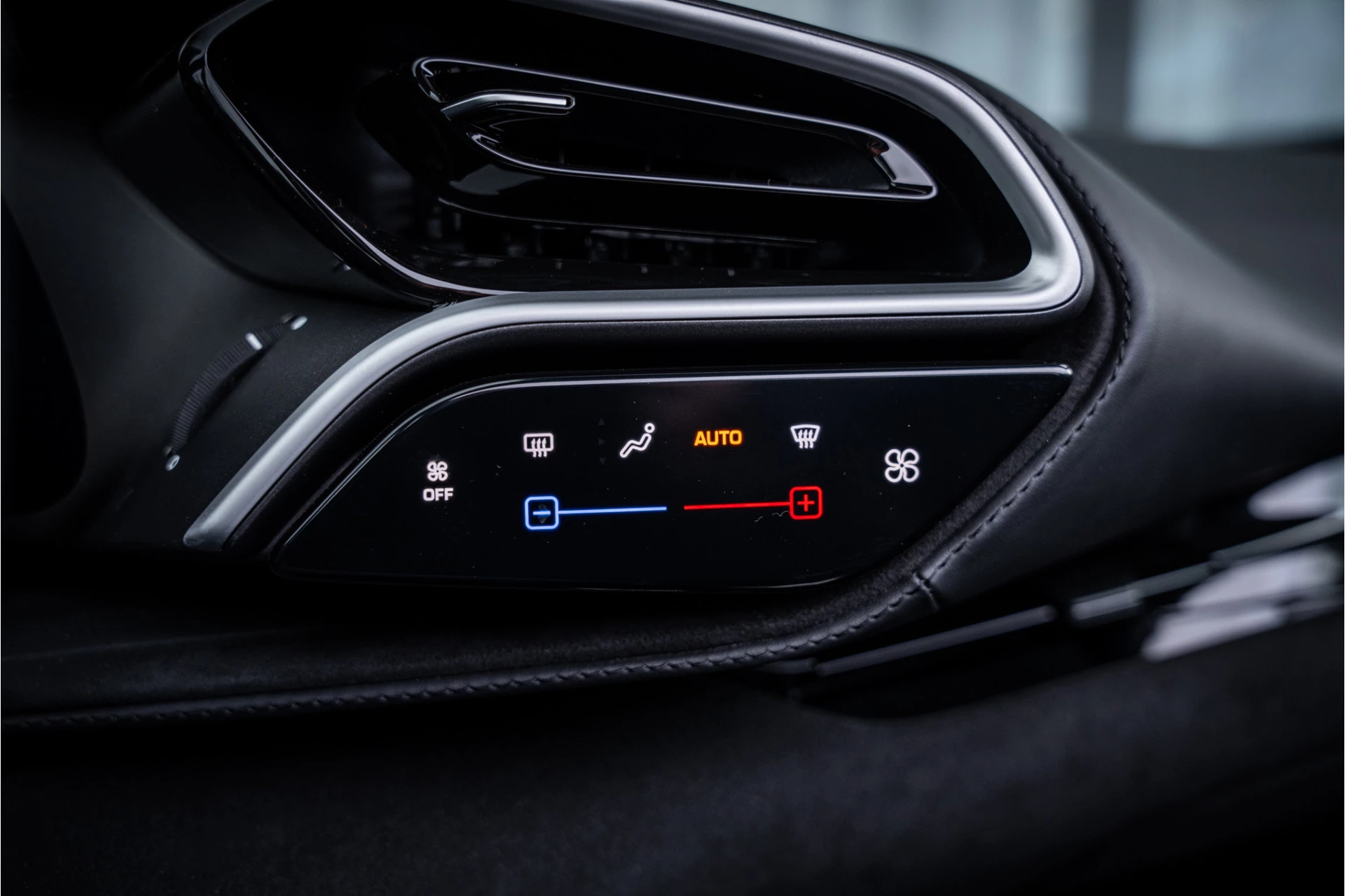 Hoofdafbeelding Ferrari 296