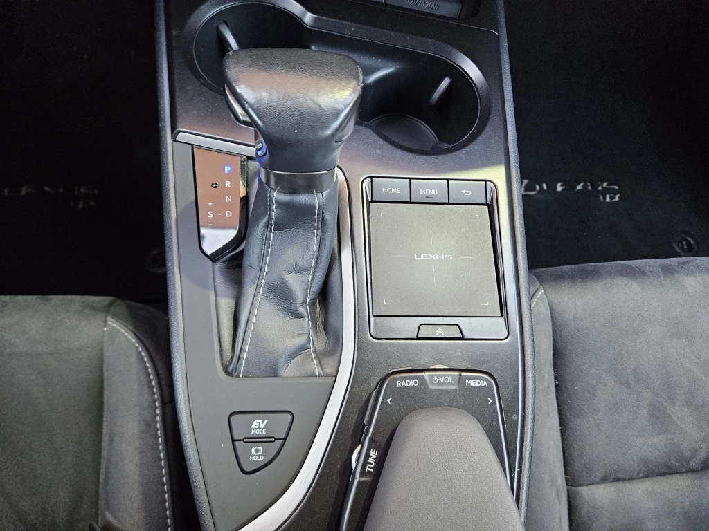 Hoofdafbeelding Lexus UX