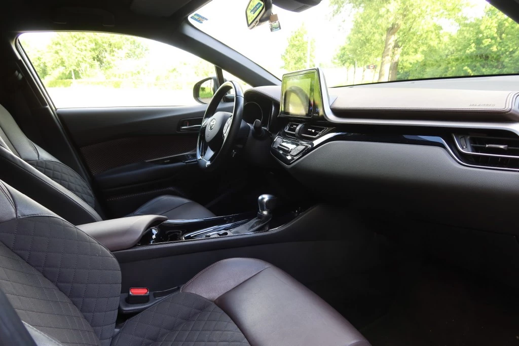 Hoofdafbeelding Toyota C-HR