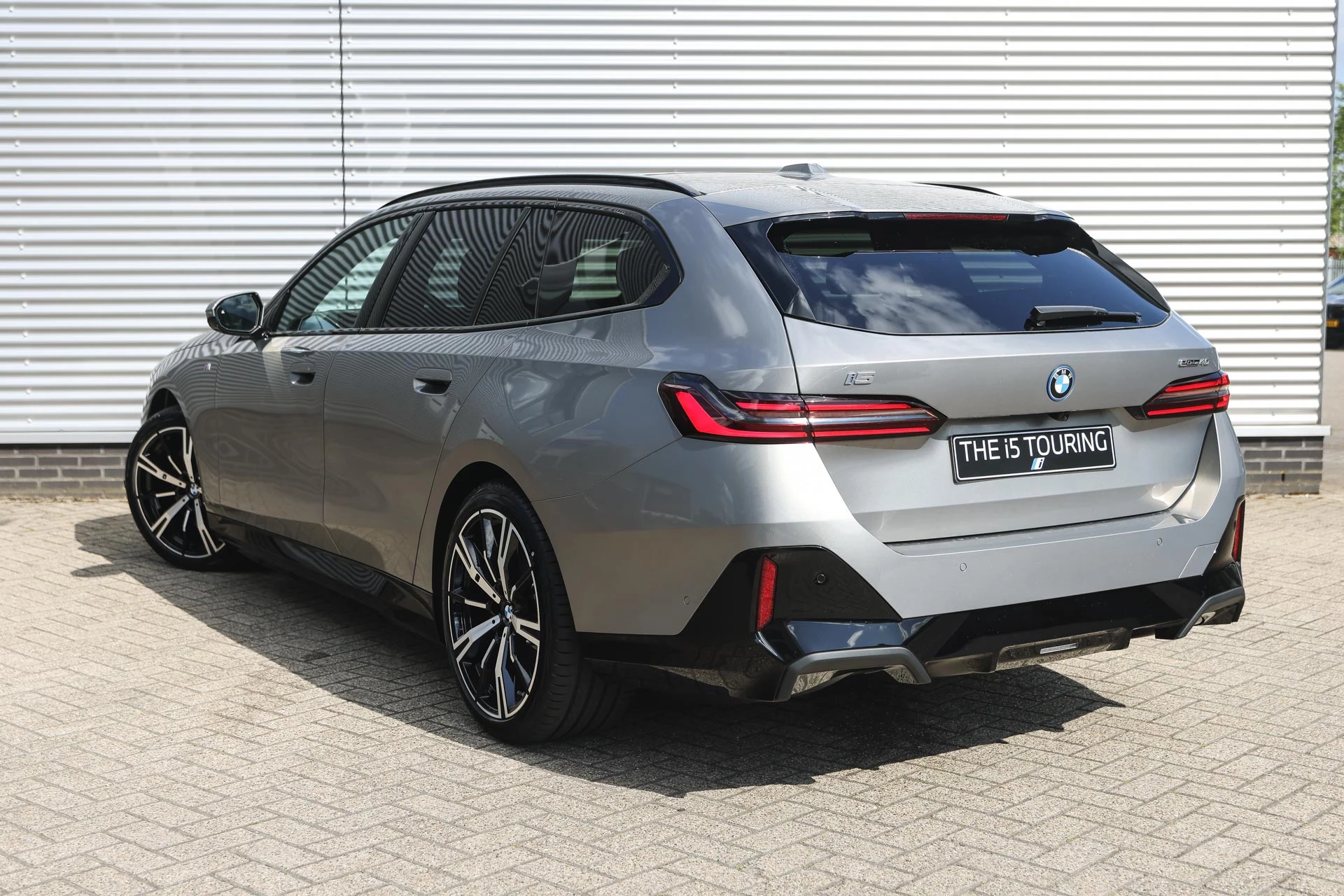 Hoofdafbeelding BMW i5