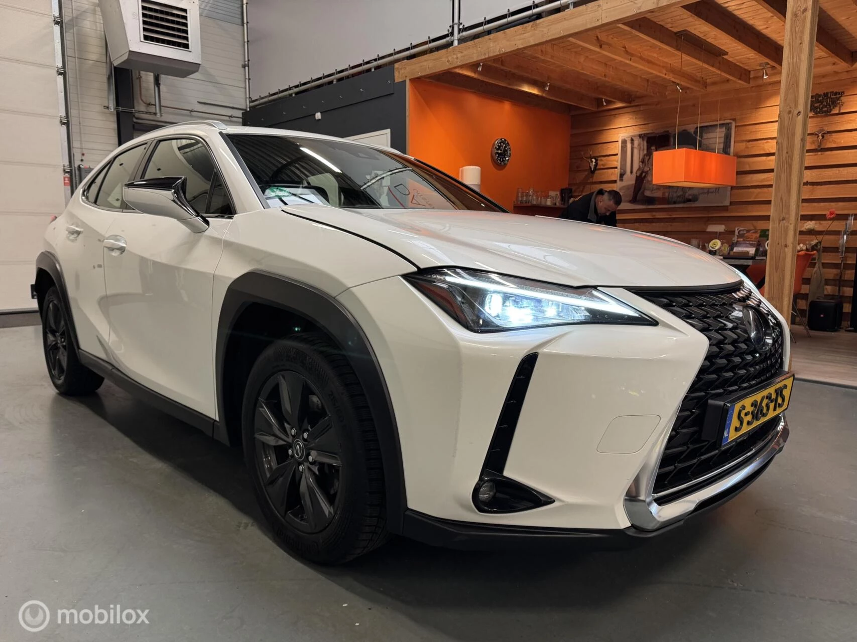 Hoofdafbeelding Lexus UX