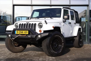 Hoofdafbeelding Jeep Wrangler Jeep Wrangler 3.8i V6 Aut. Sahara 4 drs JK 4x4 / LED / SOFTTOP