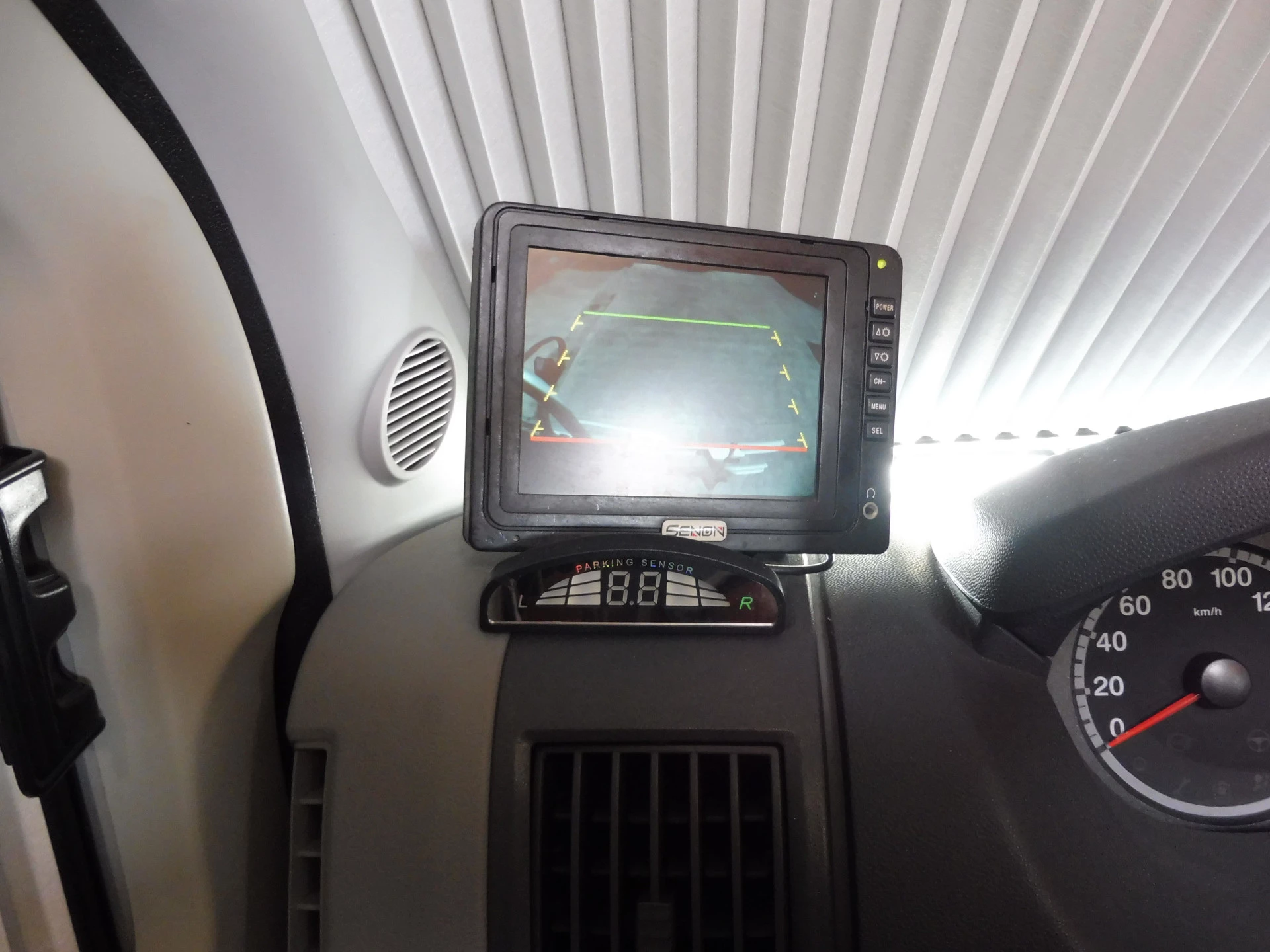 Hoofdafbeelding Challenger Mageo