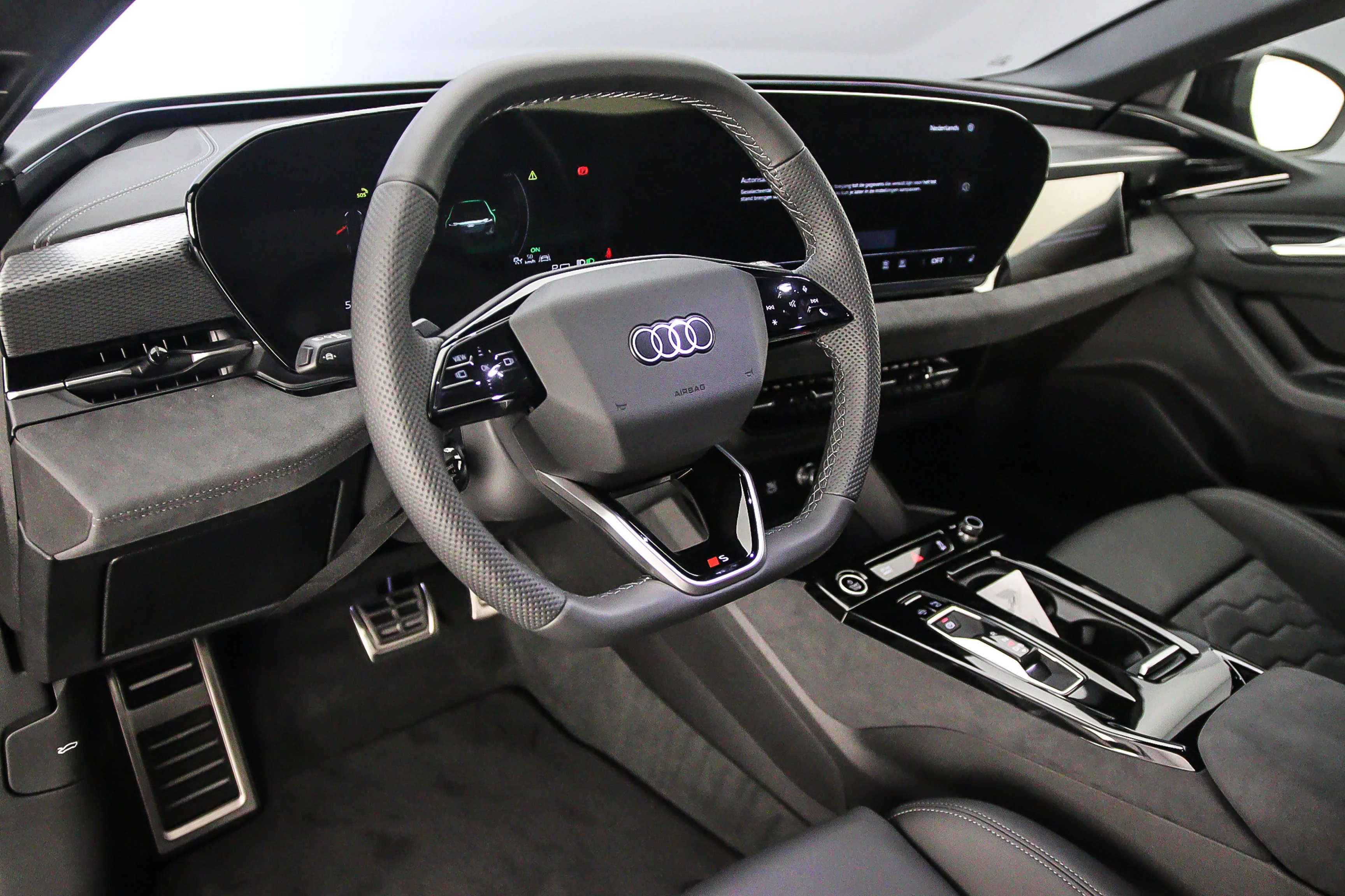 Hoofdafbeelding Audi A6 Avant e-tron